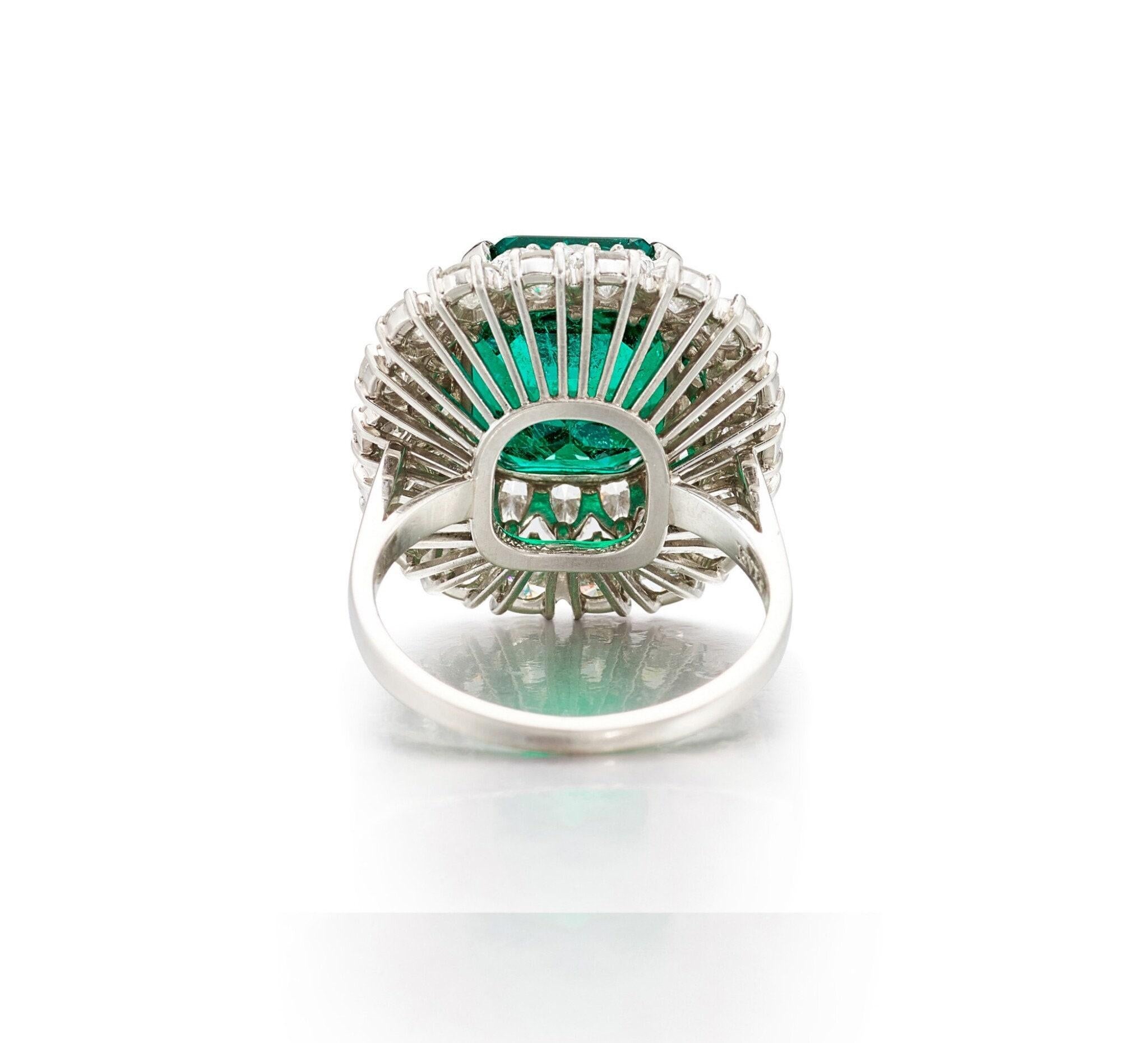 Im Angebot: Verlobungsring aus 18 Karat Gold mit 3.4 Karat natürlichem Smaragd und Diamant () 3