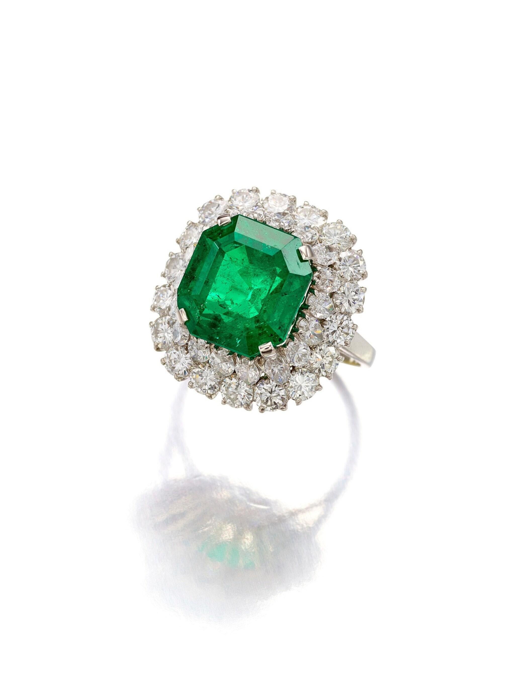 Im Angebot: Verlobungsring aus 18 Karat Gold mit 3.4 Karat natürlichem Smaragd und Diamant () 4