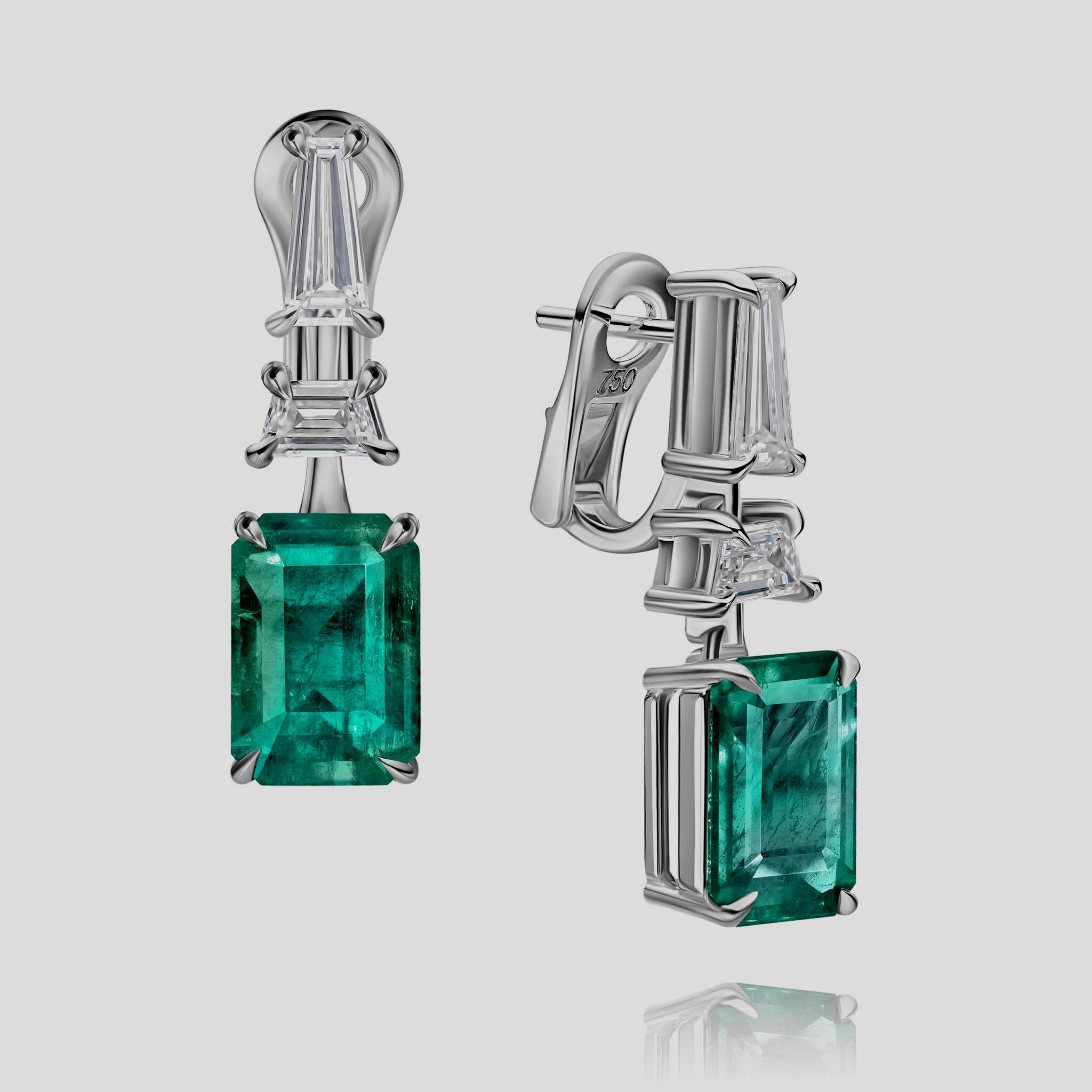 Emerald Cut 4 Carat Green Emerald Diamond Dangle Earrings For Sale