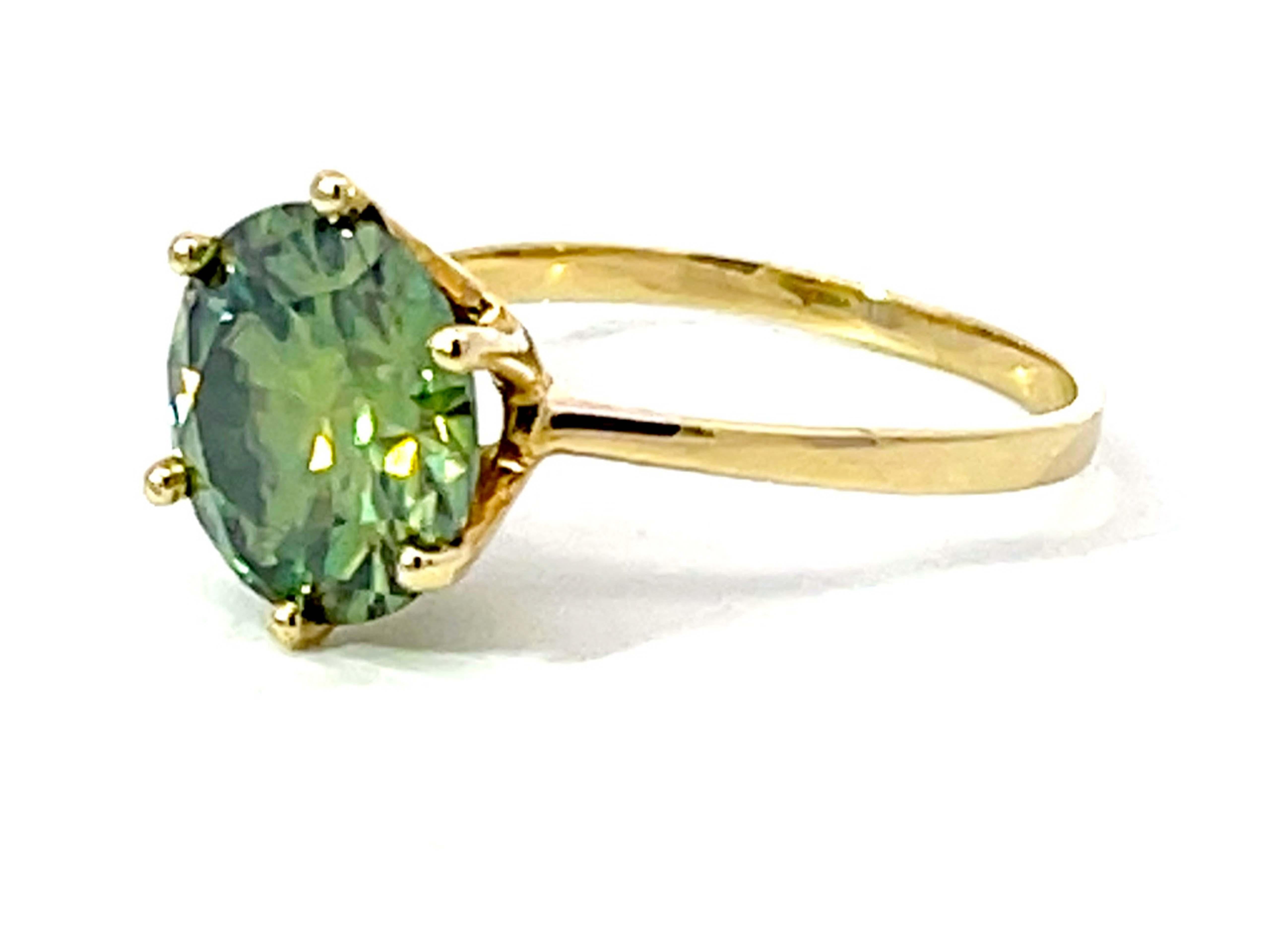 4 Carat Green Moissanite Ring in 14K Yellow Gold In Excellent Condition For Sale In Honolulu, HI