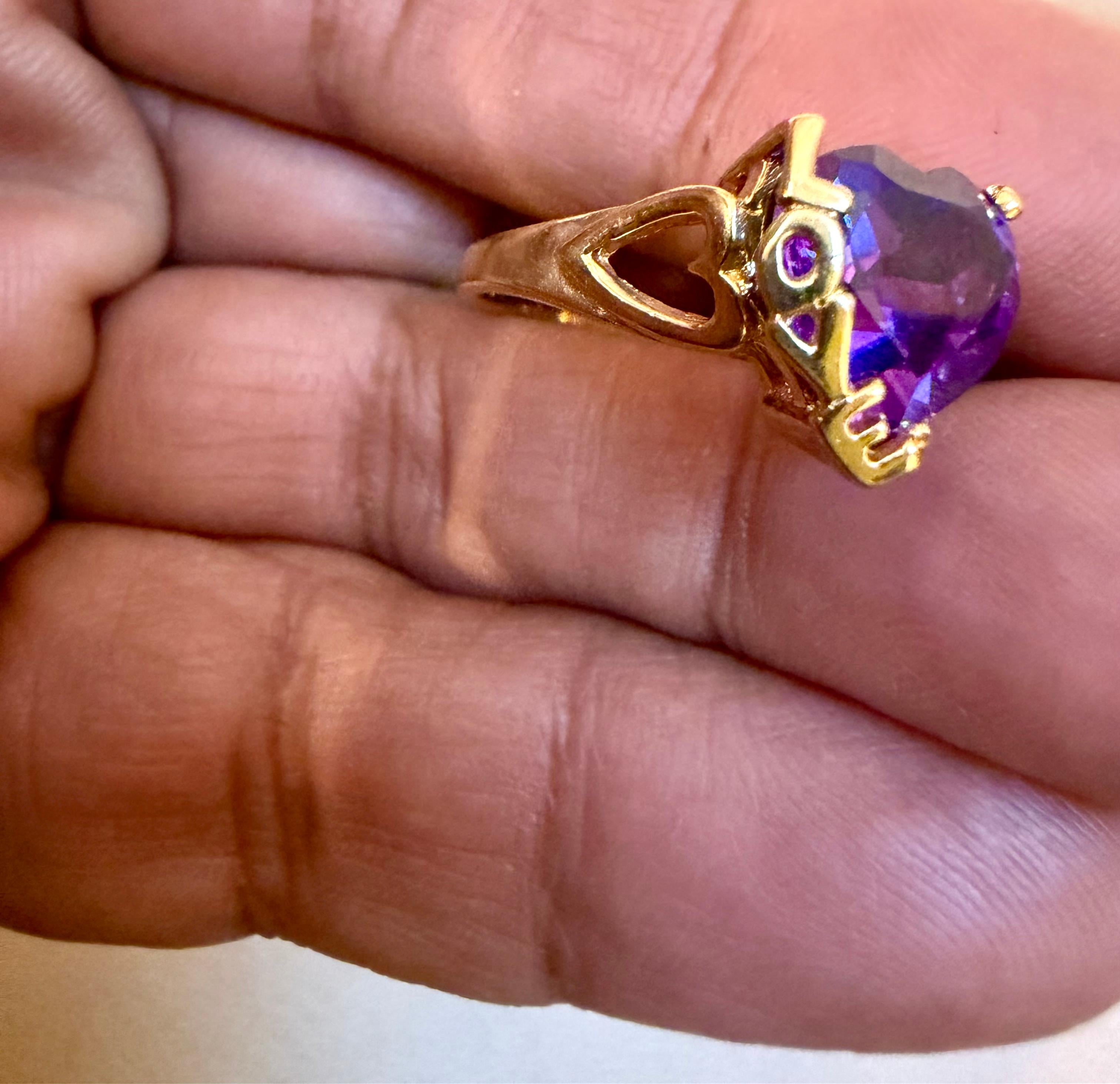 Bague cocktail en or jaune 18 carats avec améthyste en forme de coeur de 4 carats en vente 1
