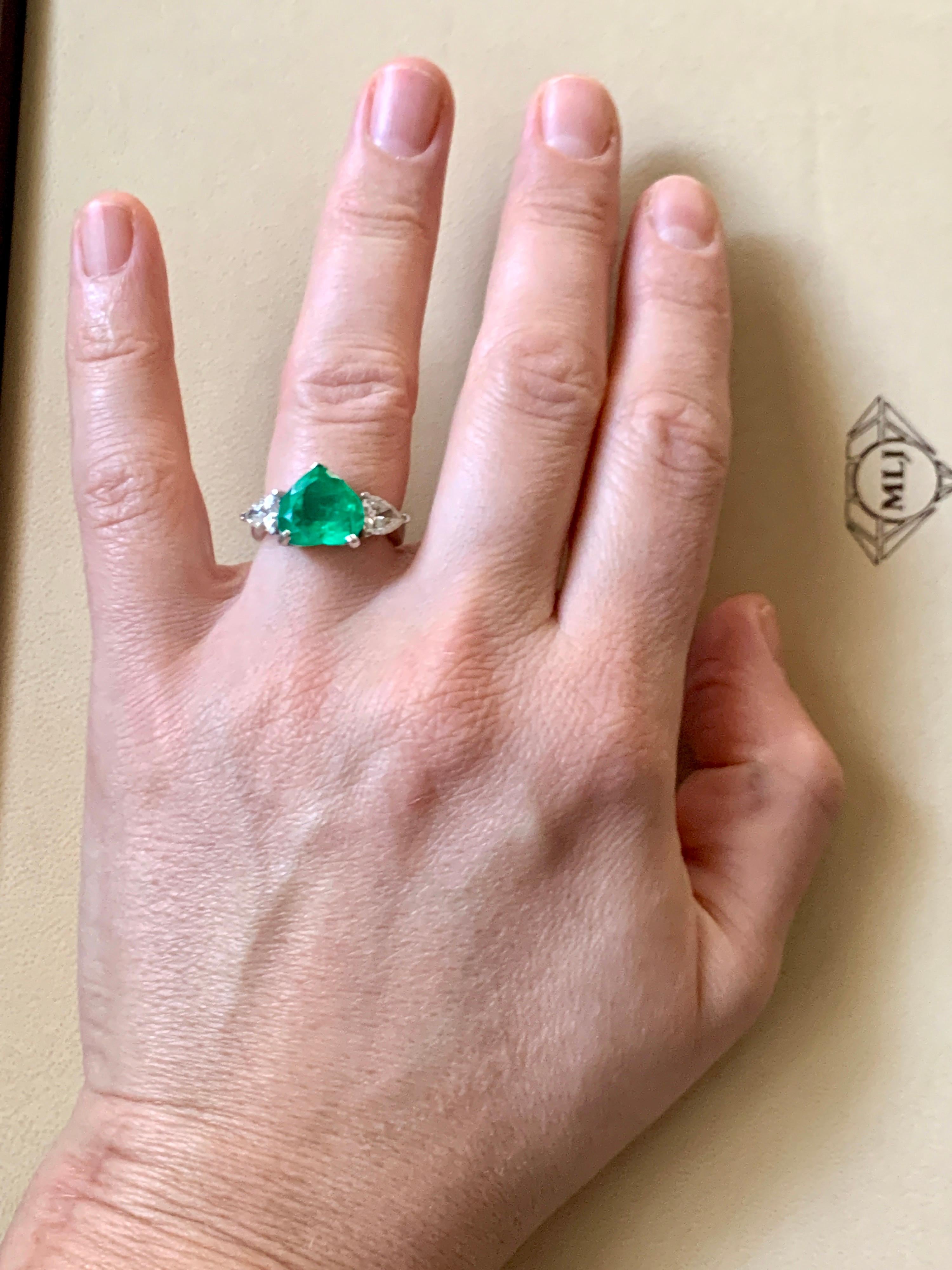4 Carat Heart Shape Colombian Emerald & 1.3 Ct Diamond 18 Karat Gold Ring Estate For Sale 5