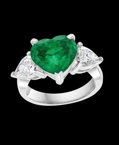 4 Carat Heart Shape Colombian Emerald & 1.3 Ct Diamond 18 Karat Gold Ring Estate