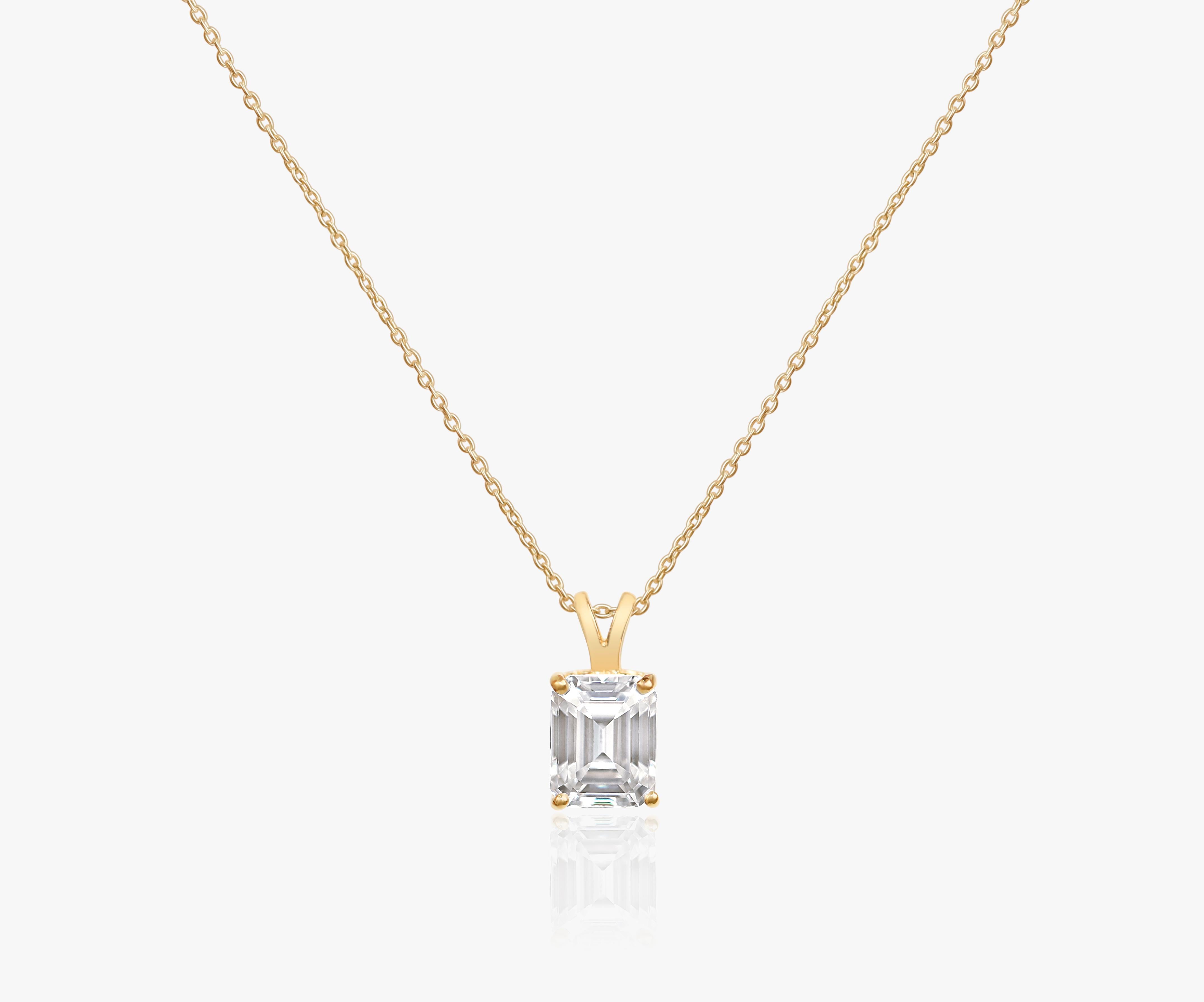 GIA Report Certified 4 Carat Emerald Cut Diamond 18k Yellow Gold Pendant for her In New Condition For Sale In Jaipur, RJ
