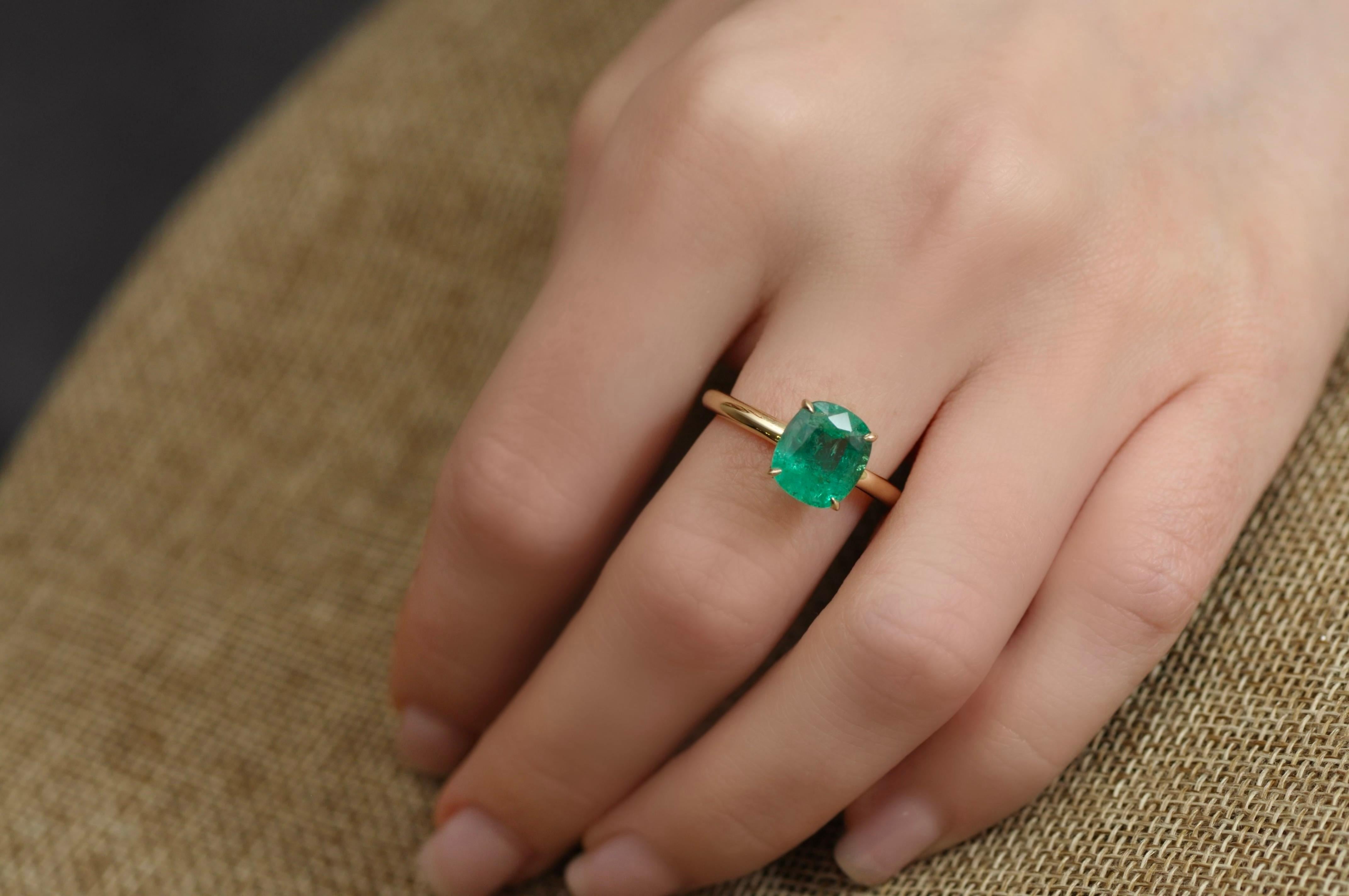4 carat green emerald ring