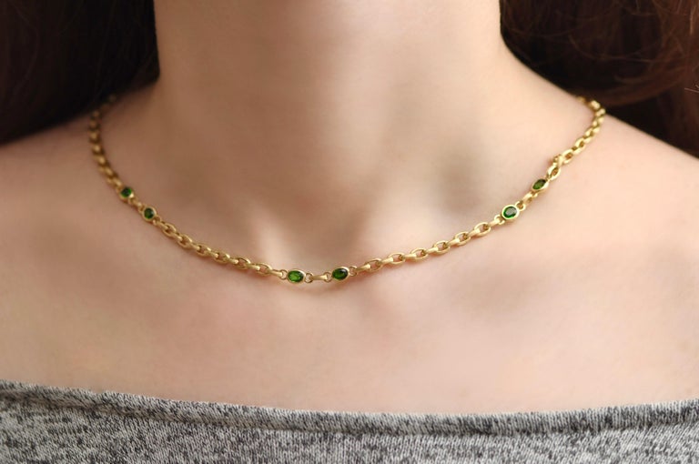 Modern 4 Carat Intense Green Tsavorite 18 Karat Matte Yellow Gold Necklace Chain