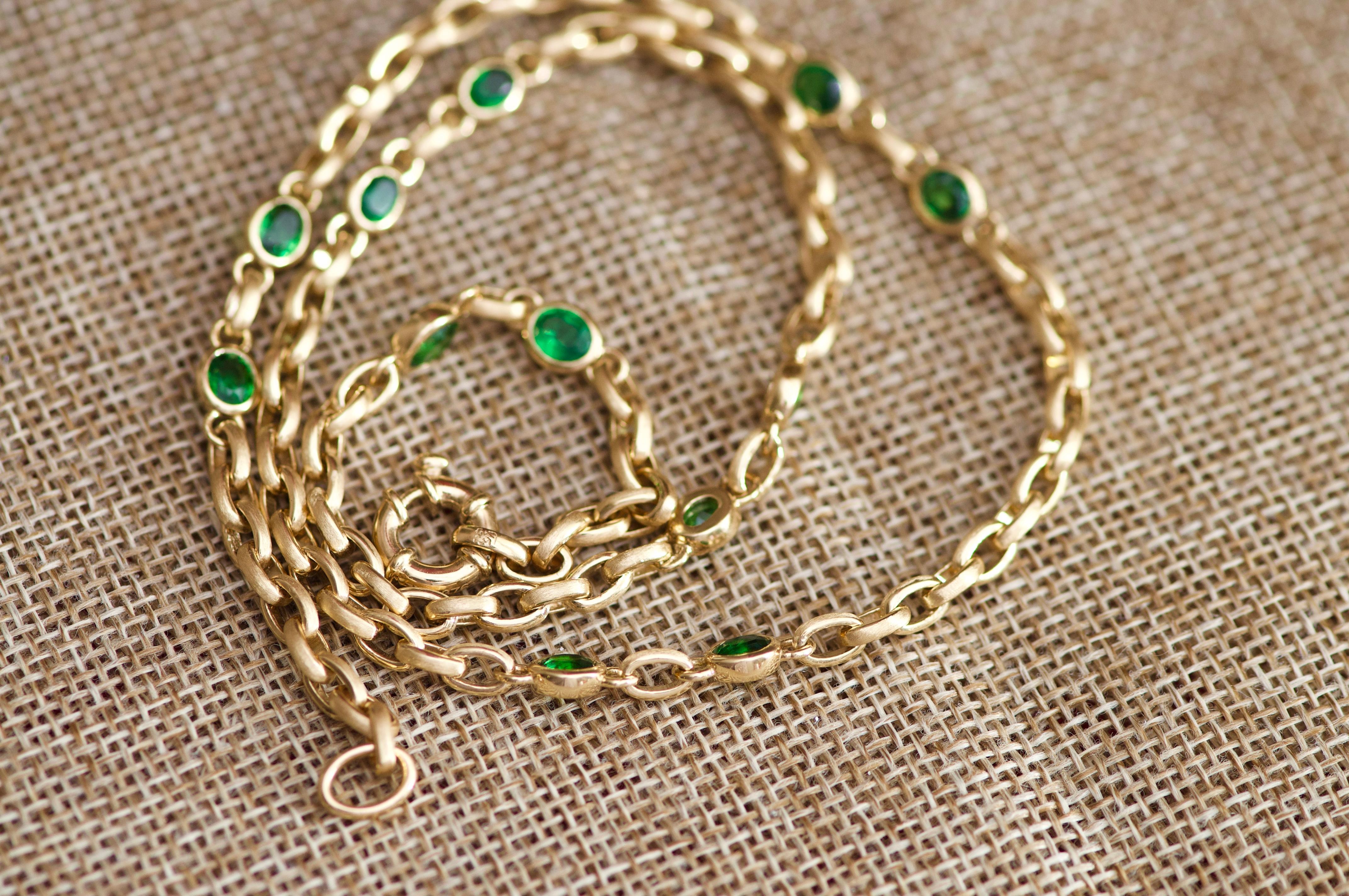 4 Carat Intense Green Tsavorite 18 Karat Matte Yellow Gold Necklace Chain 2