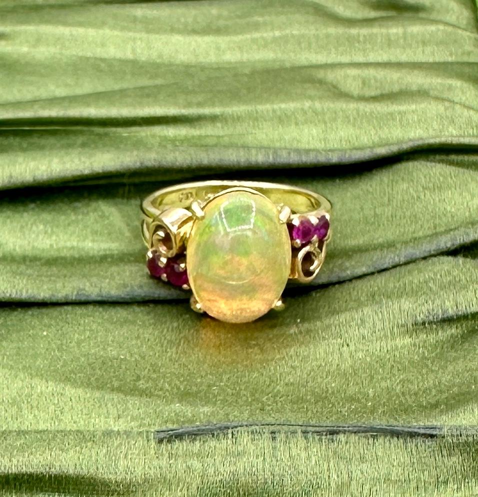 4 Carat Mexican Fire Opal Ruby Ring 14 Karat Gold Art Deco Retro Cocktail Ring For Sale 2
