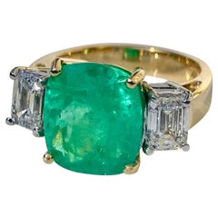 Art Deco 4 CT Certified Natural Emerald and Diamond Engagement Ring in 18K Gold