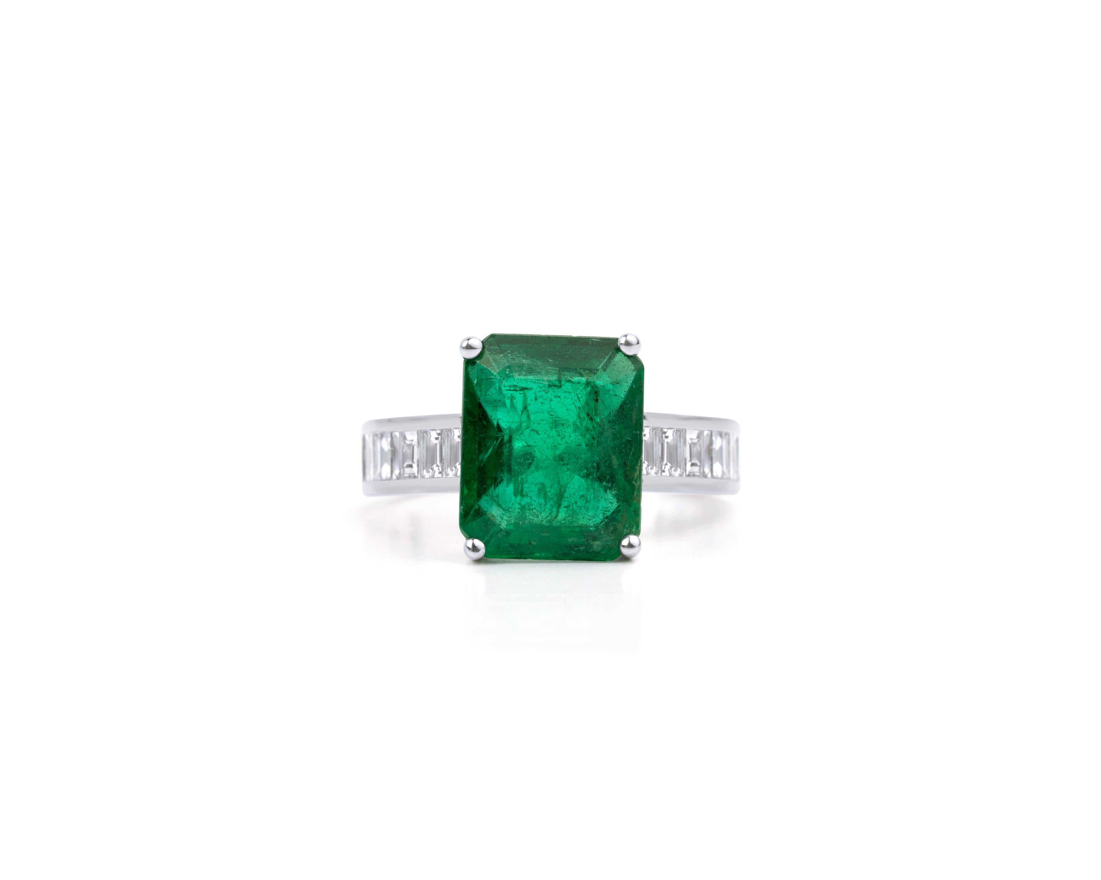 4 Carat Natural Emerald Diamond Cocktail Engagement Ring 18k White Gold

Available in 18k white gold.

Same design can be made also with other custom gemstones per request.

Product details:

- Solid gold

- Diamond - approx. 0.95 carat

- Emerald -