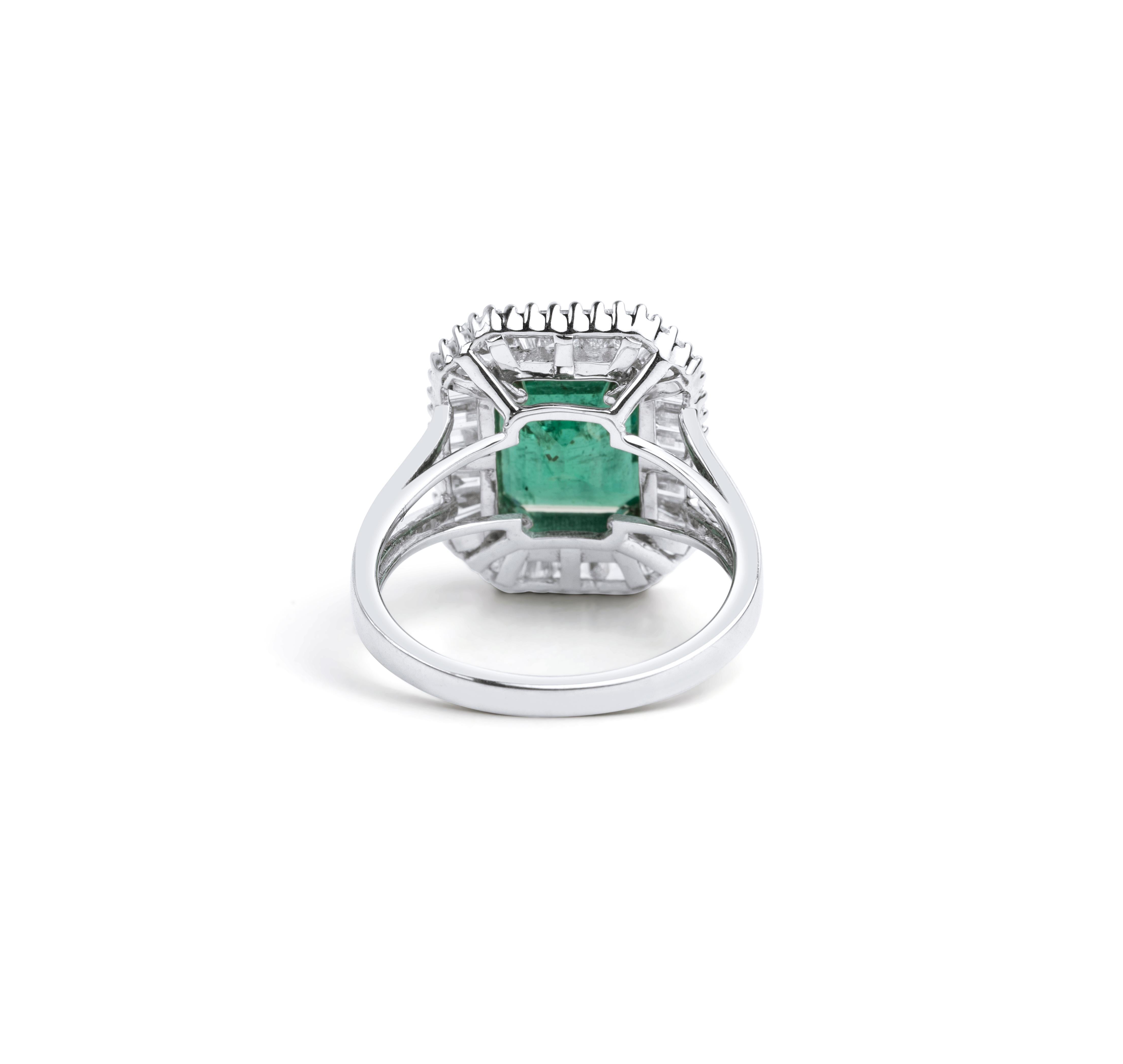 4 Carat Natural Emerald Diamond Cocktail Engagement Ring 18k White Gold

Available in 18k white gold.

Same design can be made also with other custom gemstones per request.

Product details:

- Solid gold

- Diamond - approx. 1.4 carat

- Emerald -