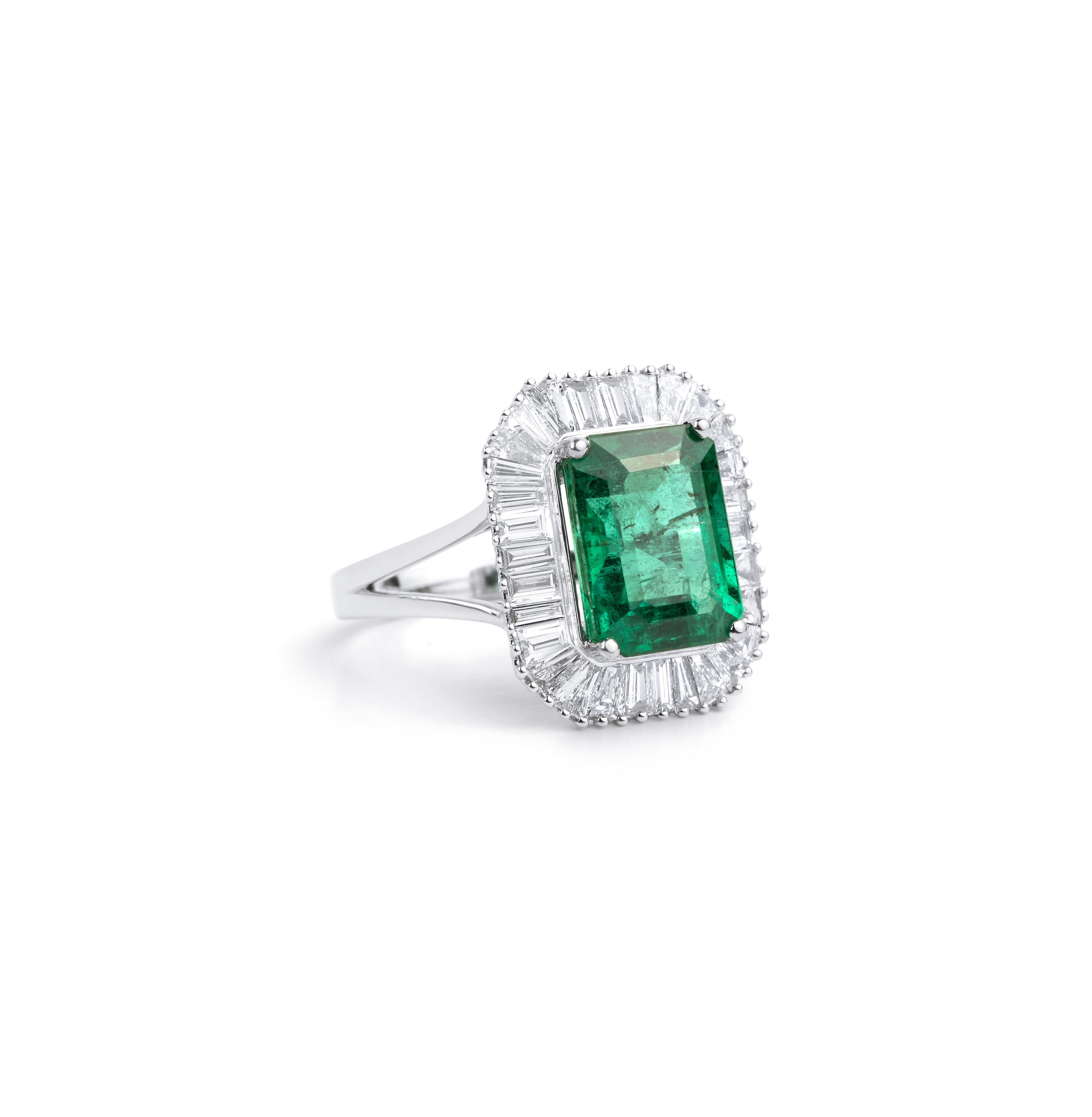 Emerald Cut 4 Carat Natural Emerald Diamond Cocktail Engagement Ring 18k White Gold For Sale
