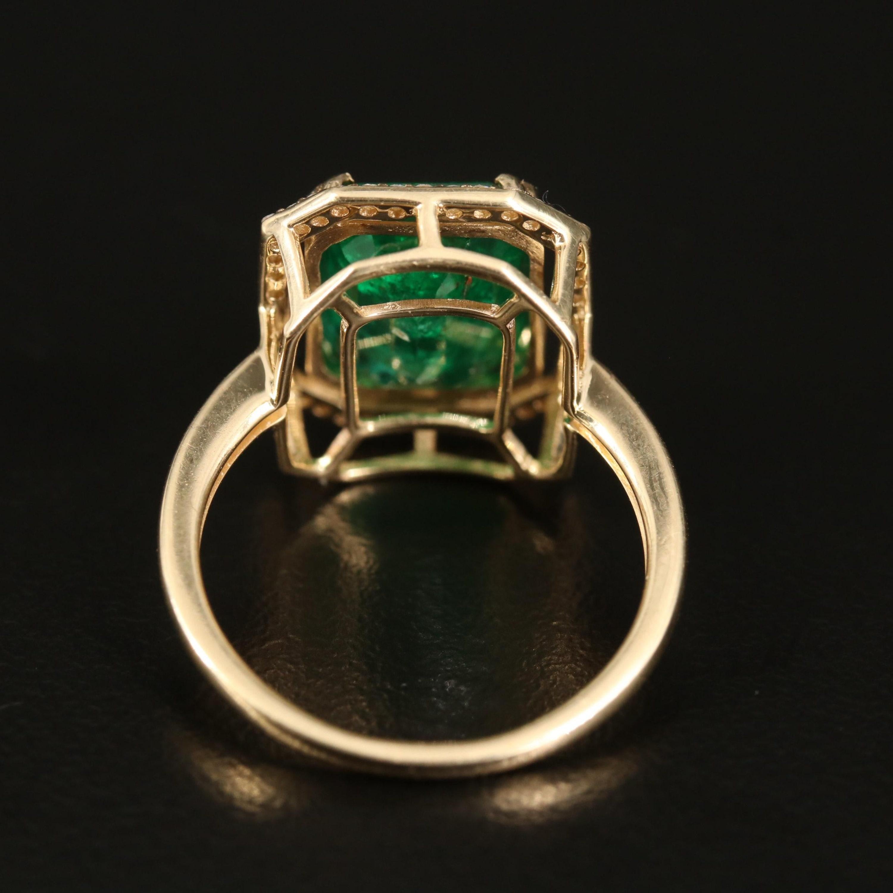 For Sale:  4 Carat Natural Emerald Diamond Engagement Ring Set in 18K Gold, Cocktail Ring 3