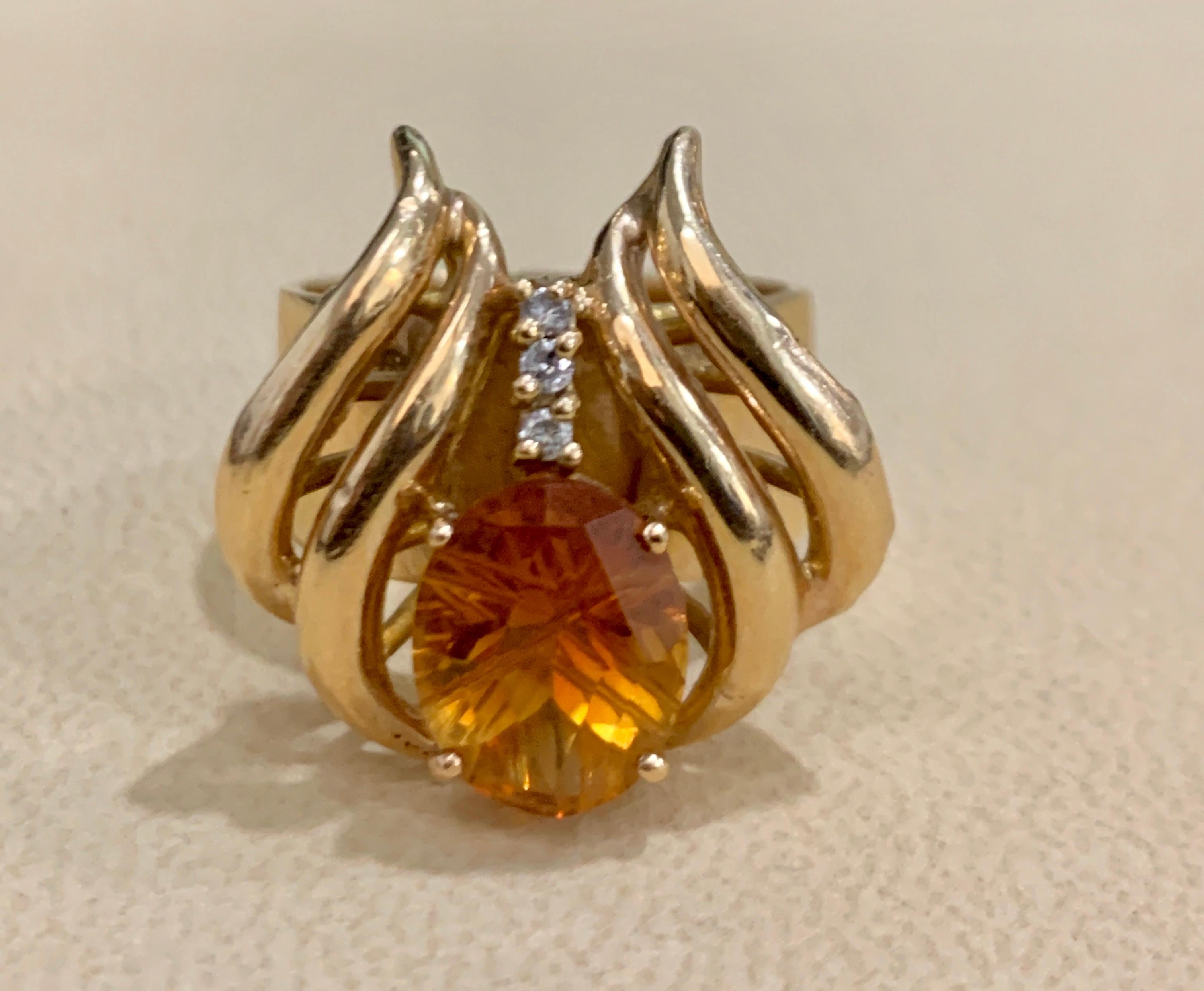 4 Carat Oval Citrine and Diamond Ring in 14 Karat Yellow Gold, Estate In Excellent Condition For Sale In New York, NY