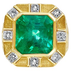 Vintage GIA Certified 5 Carat Colombian Emerald and Diamond 18 Karat Gold Cocktail Ring
