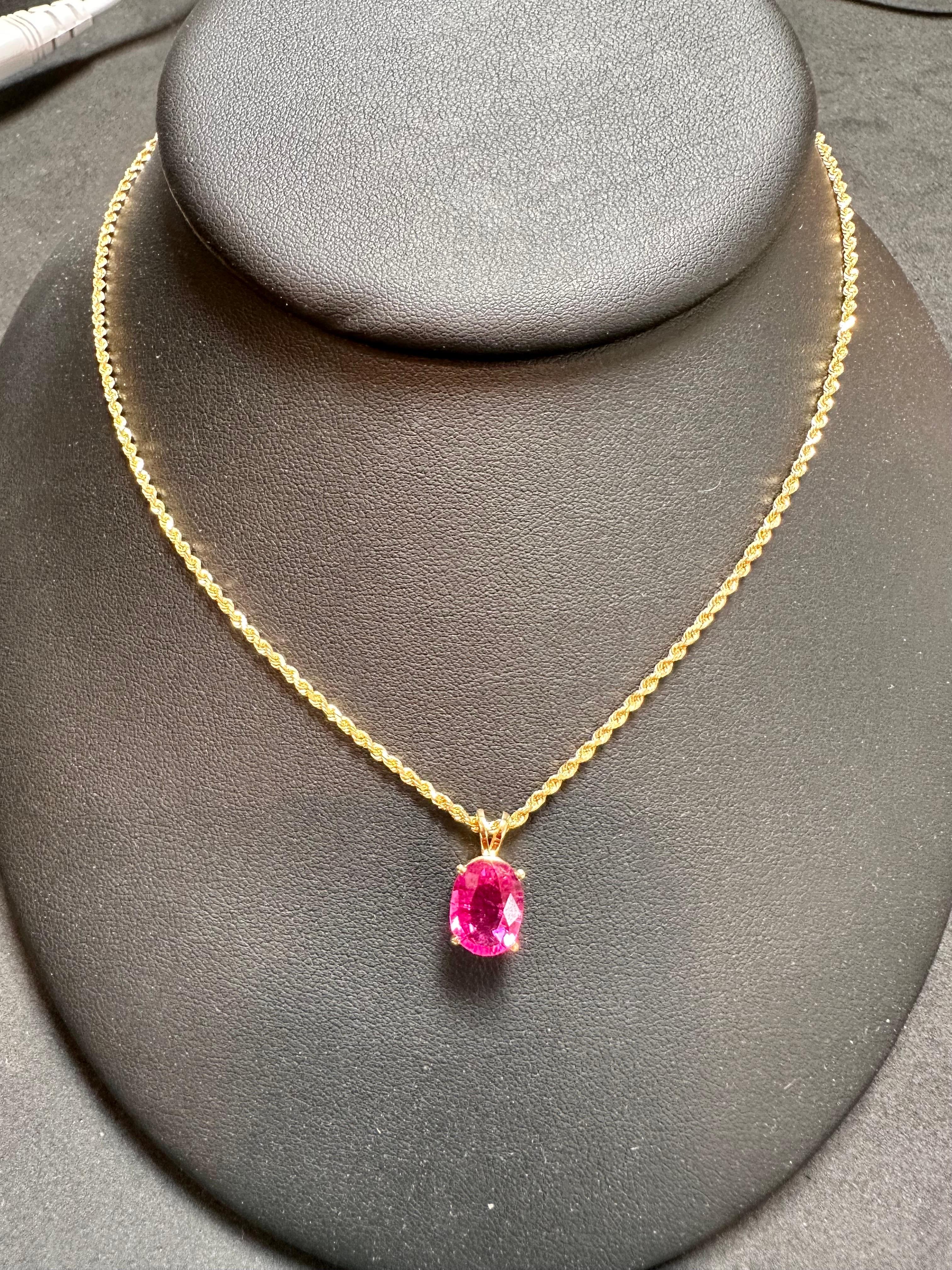 4 Karat Ovalschliff natürlicher rosa Turmalin 14 Karat Gelbgold Halskette im Angebot 7