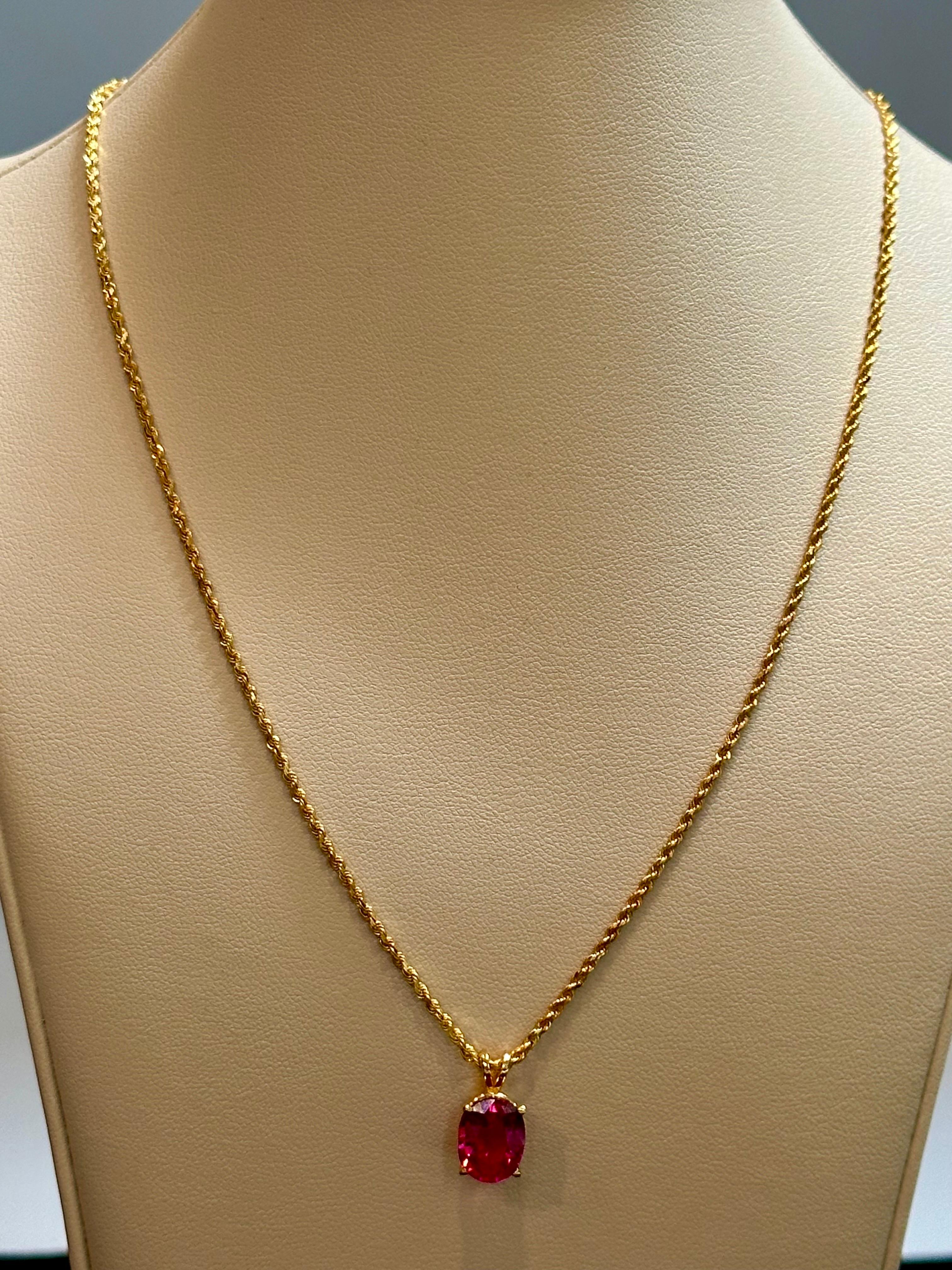 4 Karat Ovalschliff natürlicher rosa Turmalin 14 Karat Gelbgold Halskette im Angebot 5