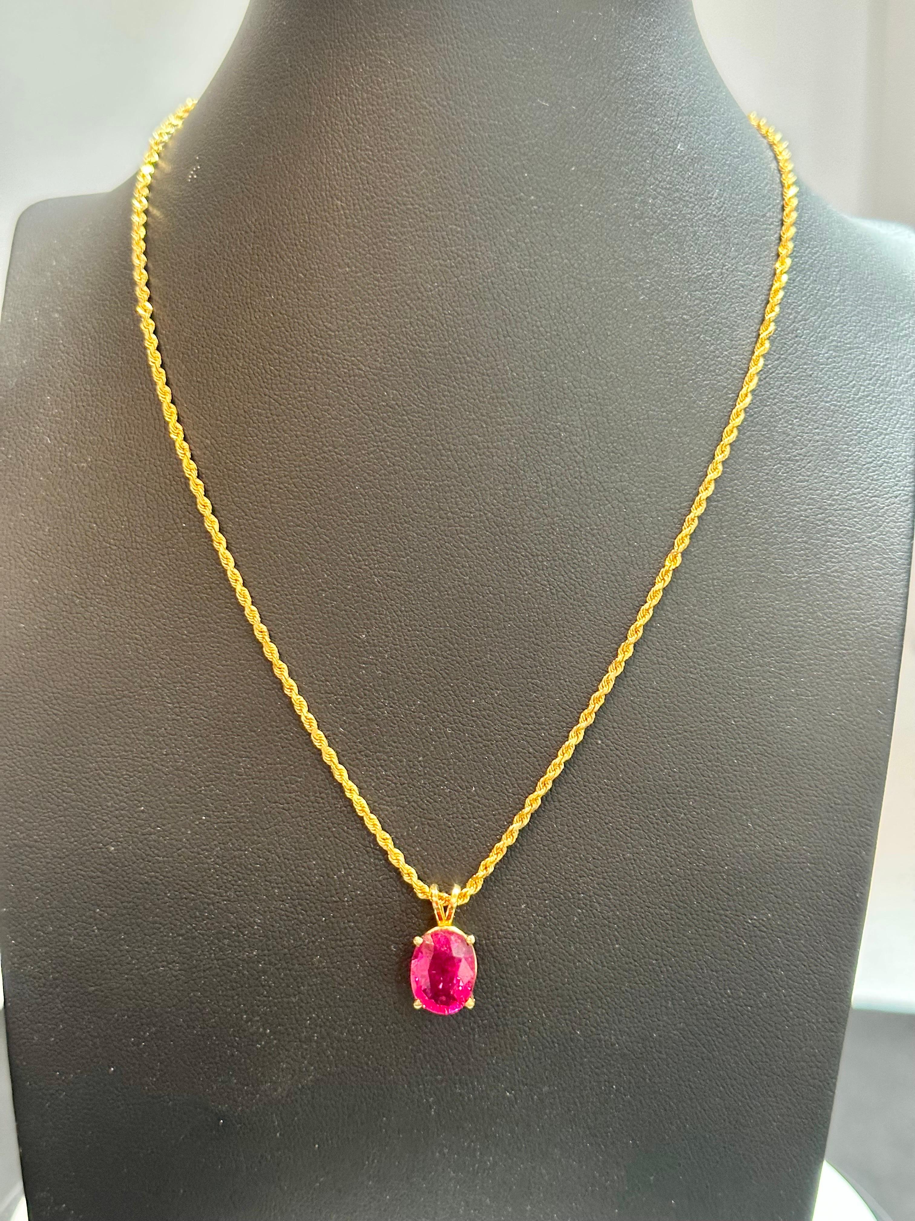 4 Karat Ovalschliff natürlicher rosa Turmalin 14 Karat Gelbgold Halskette im Angebot 6