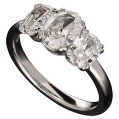4 Carat Oval Diamond Ring Brilliant 18K Gold Modern Nobility High Jewellery