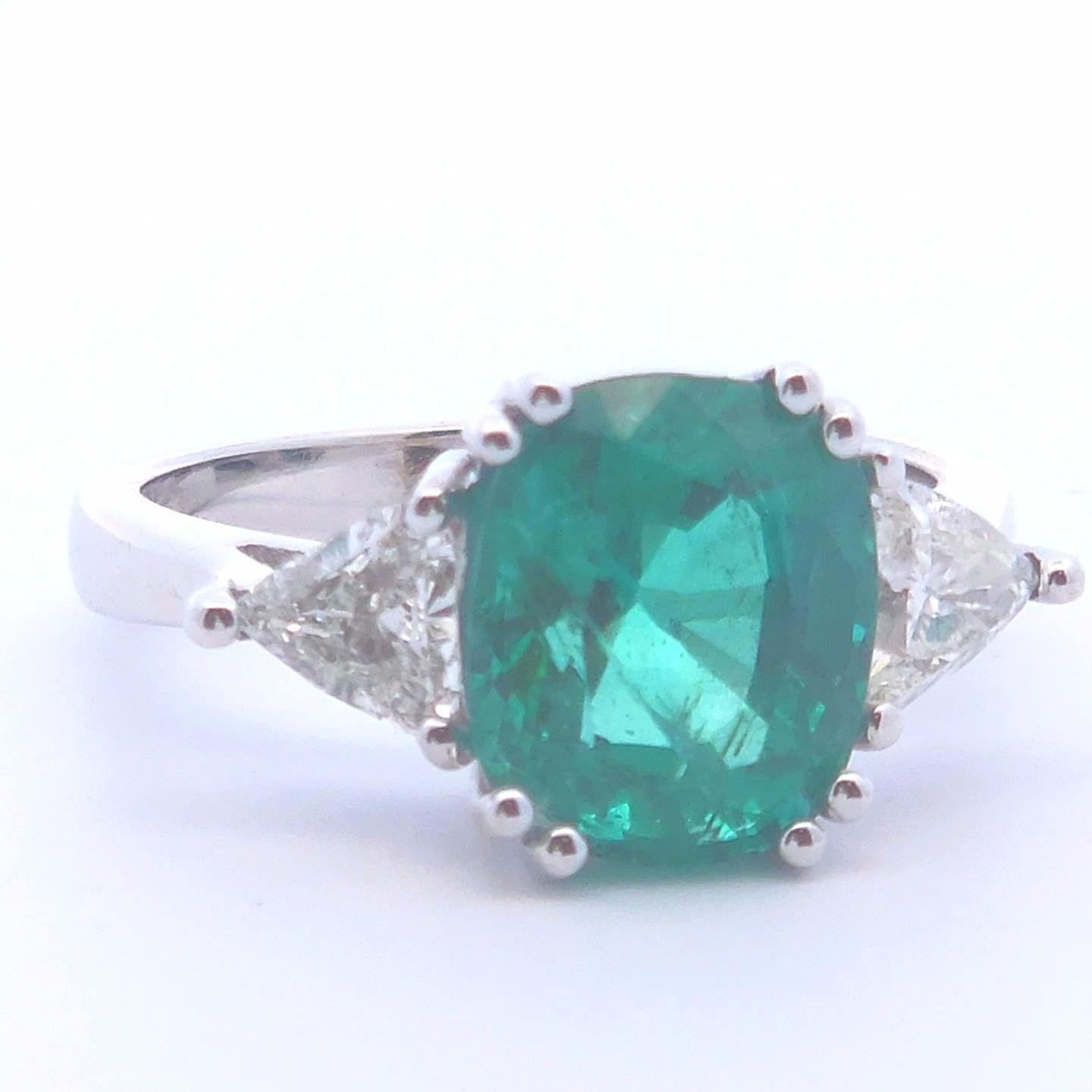 For Sale:  4 Carat Oval Emerald Diamond Ring in 14k Gold 5