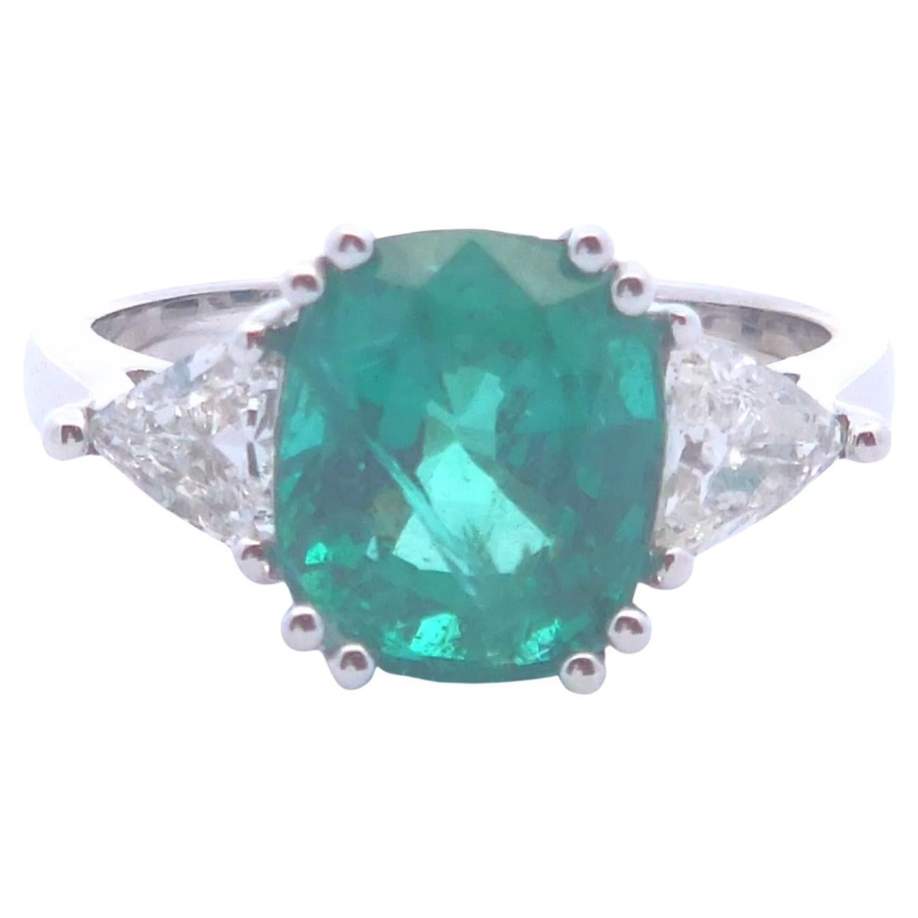 4 Carat Oval Emerald Diamond Ring in 14k Gold