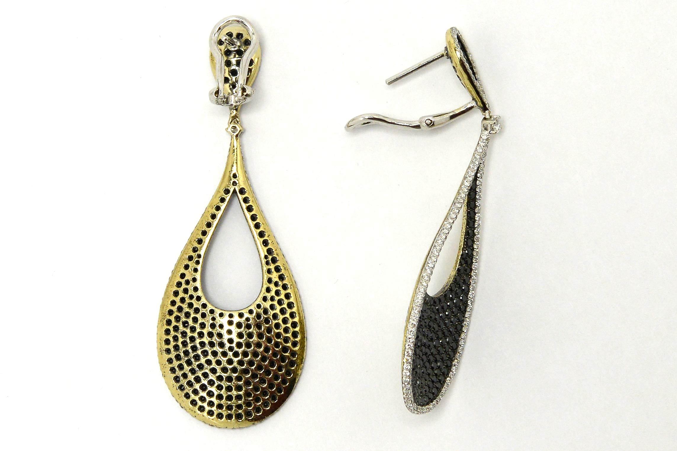 4 Karat Pave' Diamant-Ohrringe mit schwarzen Diamant-Tropfen als Klappbrisur im Zustand „Gut“ in Santa Barbara, CA