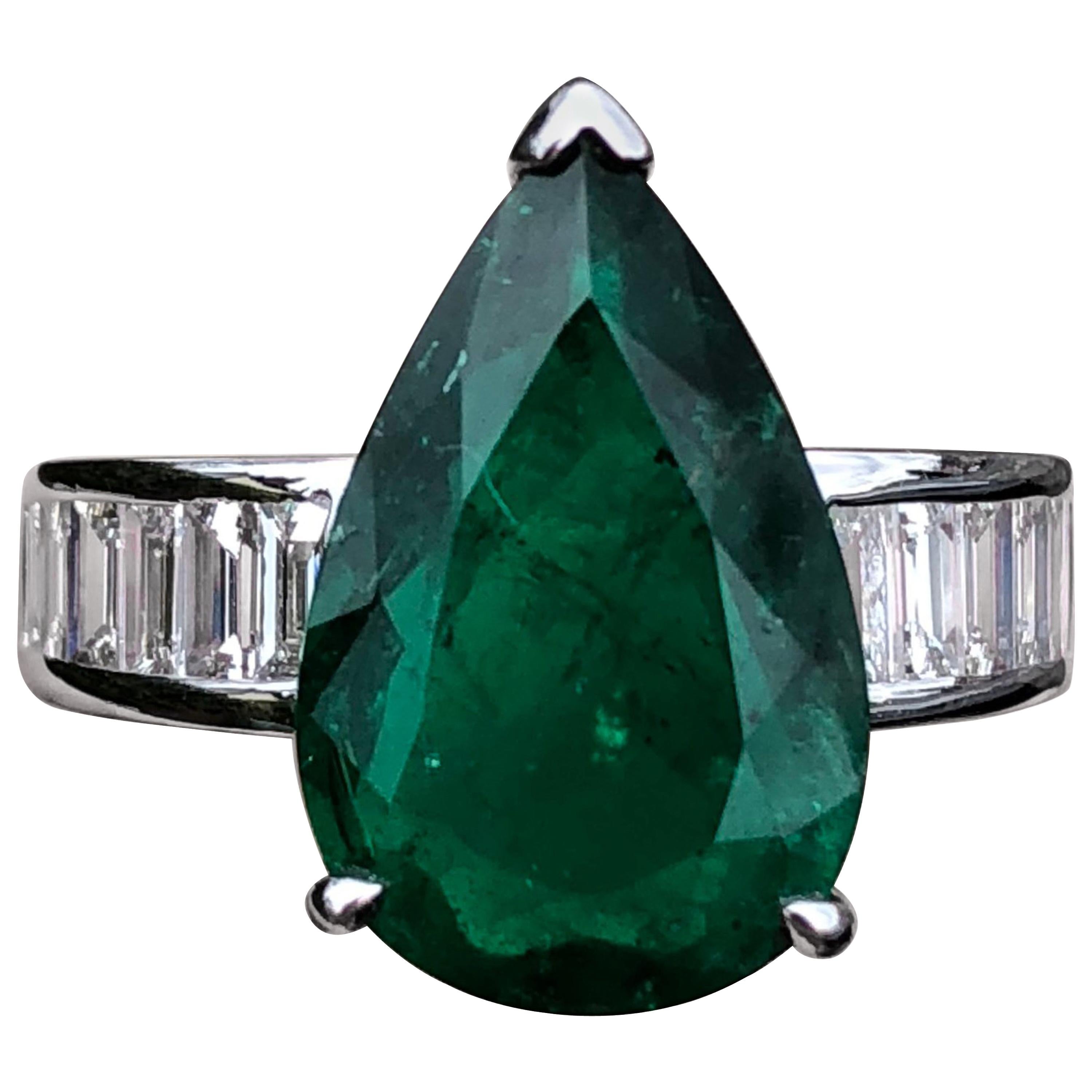 4 Carat Pear Cut, Colombian Emerald Engagement Ring in White Gold For Sale