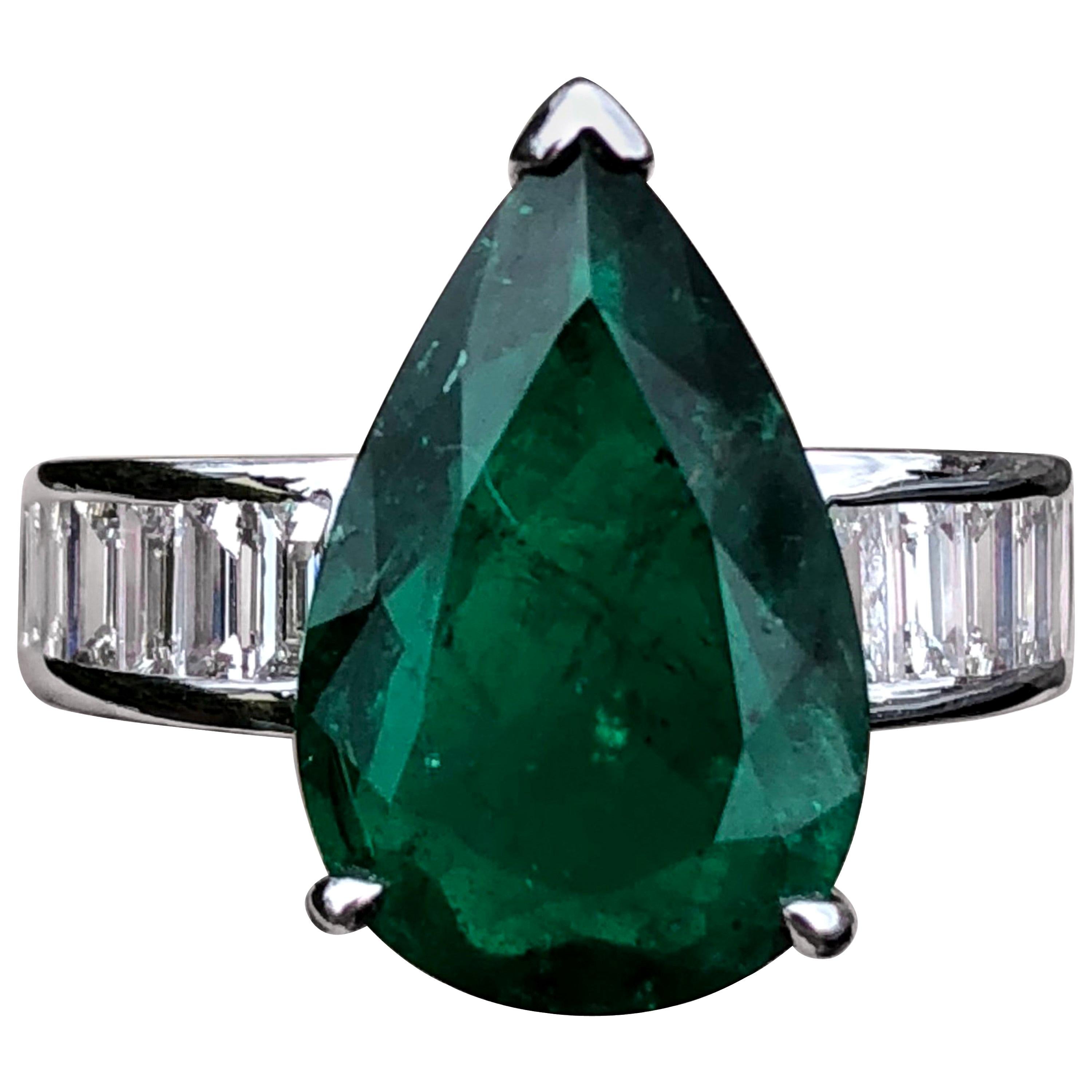 4 Carat Pear Cut Colombian Emerald Engagement Ring in White Gold For Sale