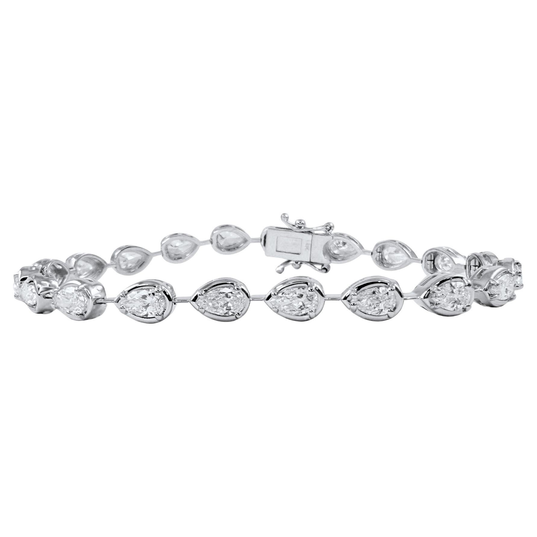 Pulsera de tenis con diamantes engastados en bisel en forma de pera de 4 quilates en oro blanco de 14 quilates en venta