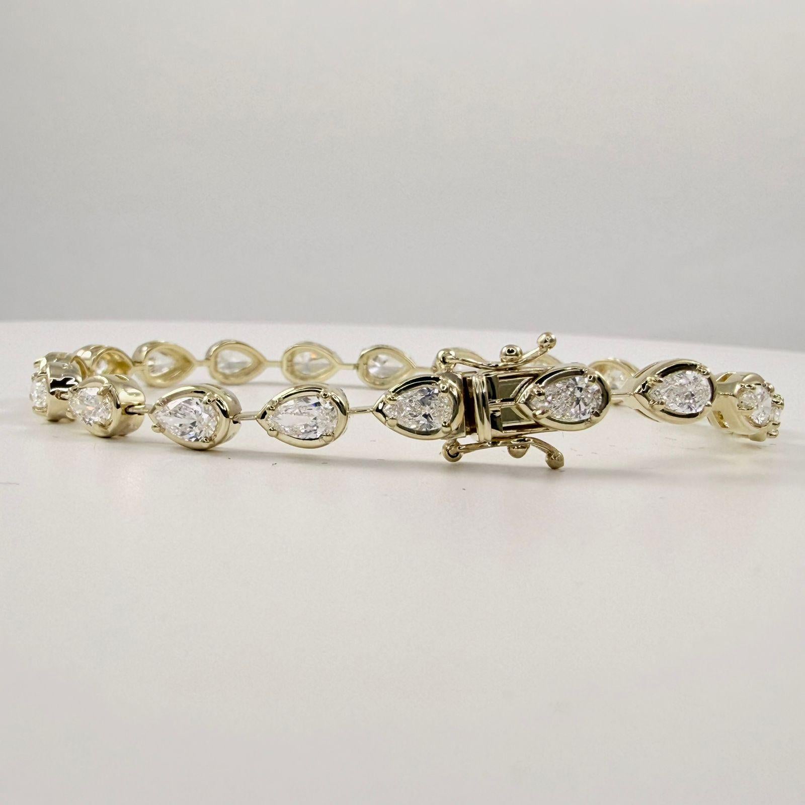 Bracelet de tennis en or jaune 14 carats serti de diamants en forme de poire de 4 carats Neuf - En vente à New York, NY
