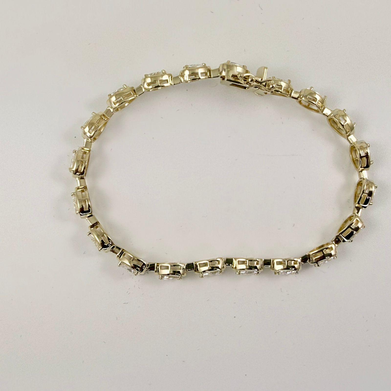 Bracelet de tennis en or jaune 14 carats serti de diamants en forme de poire de 4 carats Pour femmes en vente