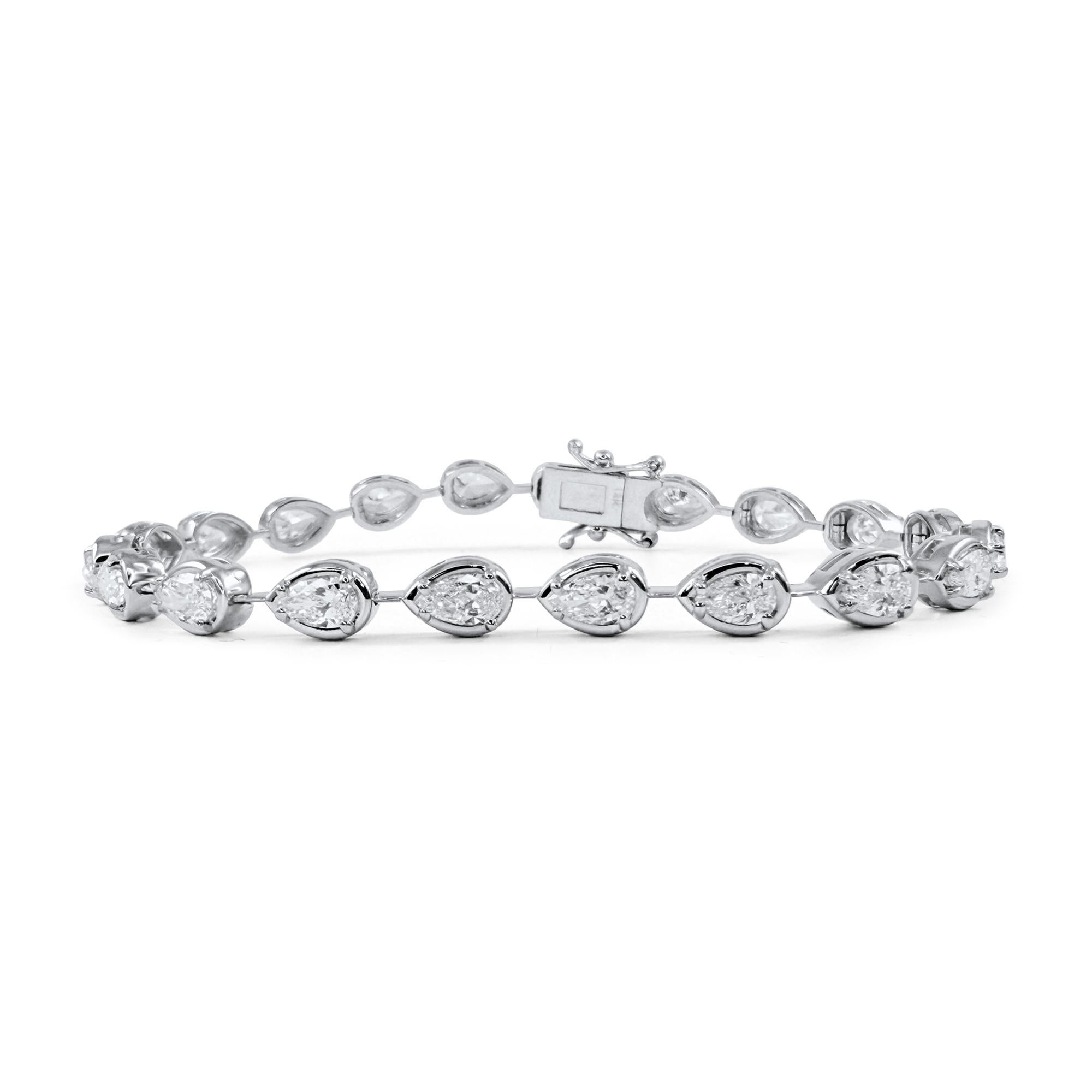 Bracelet de tennis en or jaune 14 carats serti de diamants en forme de poire de 4 carats en vente 2