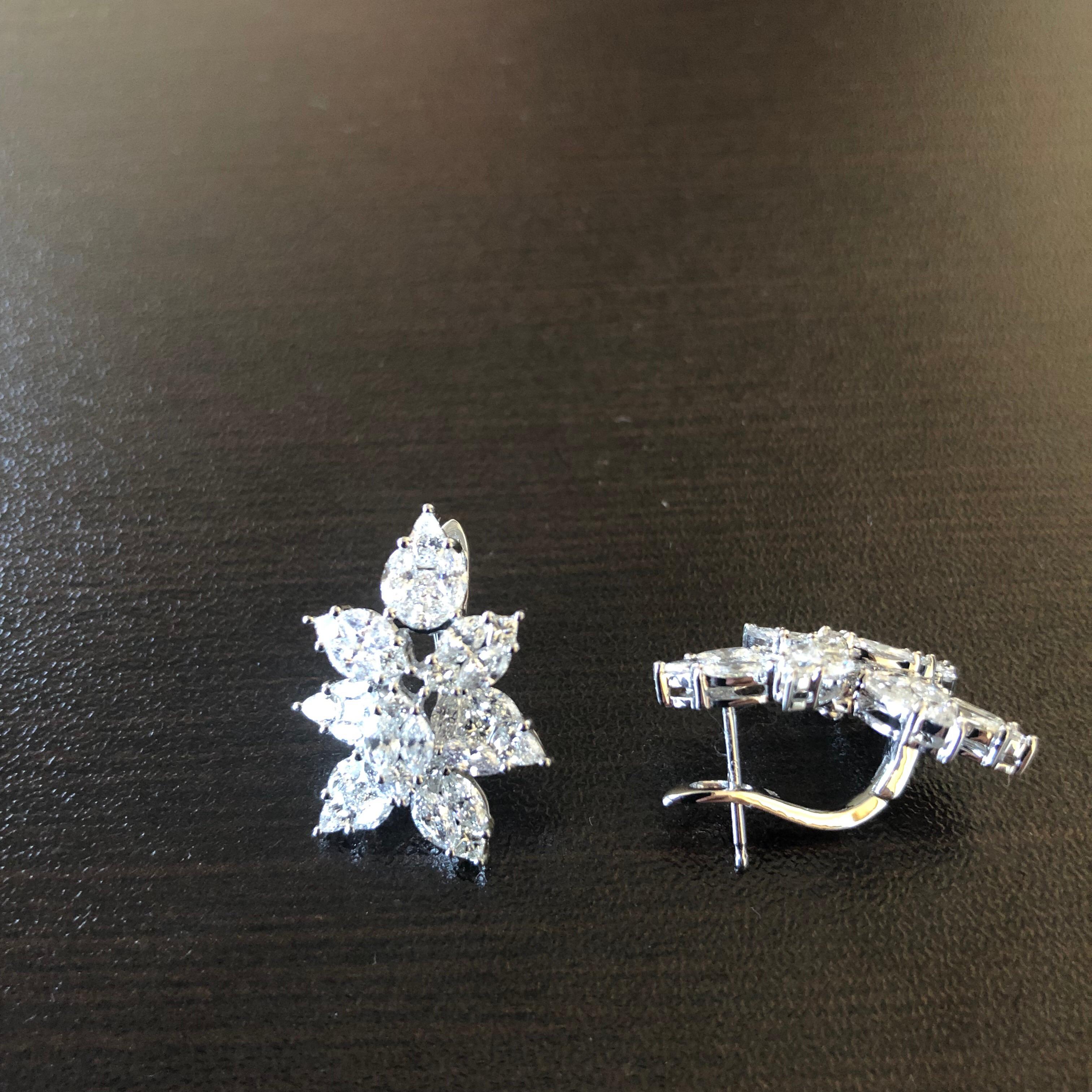 4 Karat birnenförmige Diamant-Ohrringe (Tropfenschliff) im Angebot