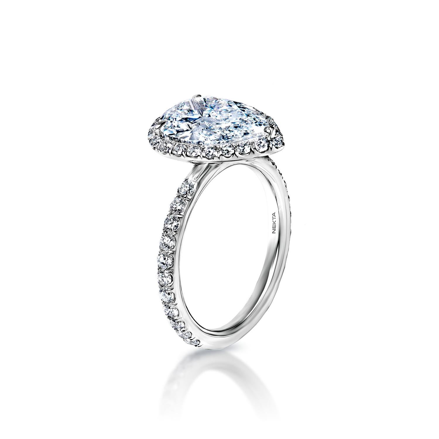 diamond pear shaped engagement ring