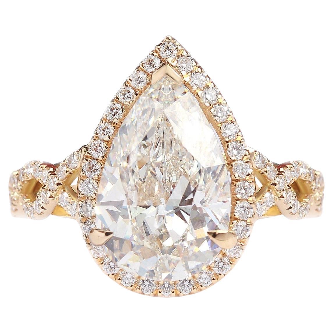 4 Carat Pear Shape Diamond Unique Engagement Ring, Art Deco, Romeo For Sale