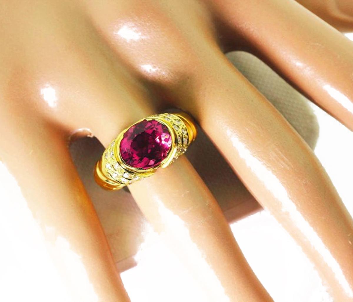 Women's AJD Elegant 4Ct Pinky Red Tourmaline & Diamonds 18kt Gold Cocktail/Dinner Ring For Sale