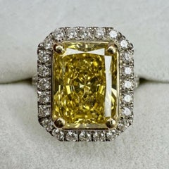 Bague de fiançailles avec halo, sertie d'un diamant jaune fantaisie de 4 carats, taille radiant