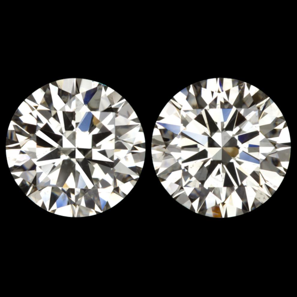 Preciosa pareja de diamantes de 4 quilates (1,97 y 2,01 quilates cada uno), ambos certificados por HRD Amberes, un respetado laboratorio europeo. ¡Los diamantes de talla brillante son maravillosamente blancos y 100% limpios! ¡Los diamantes tienen