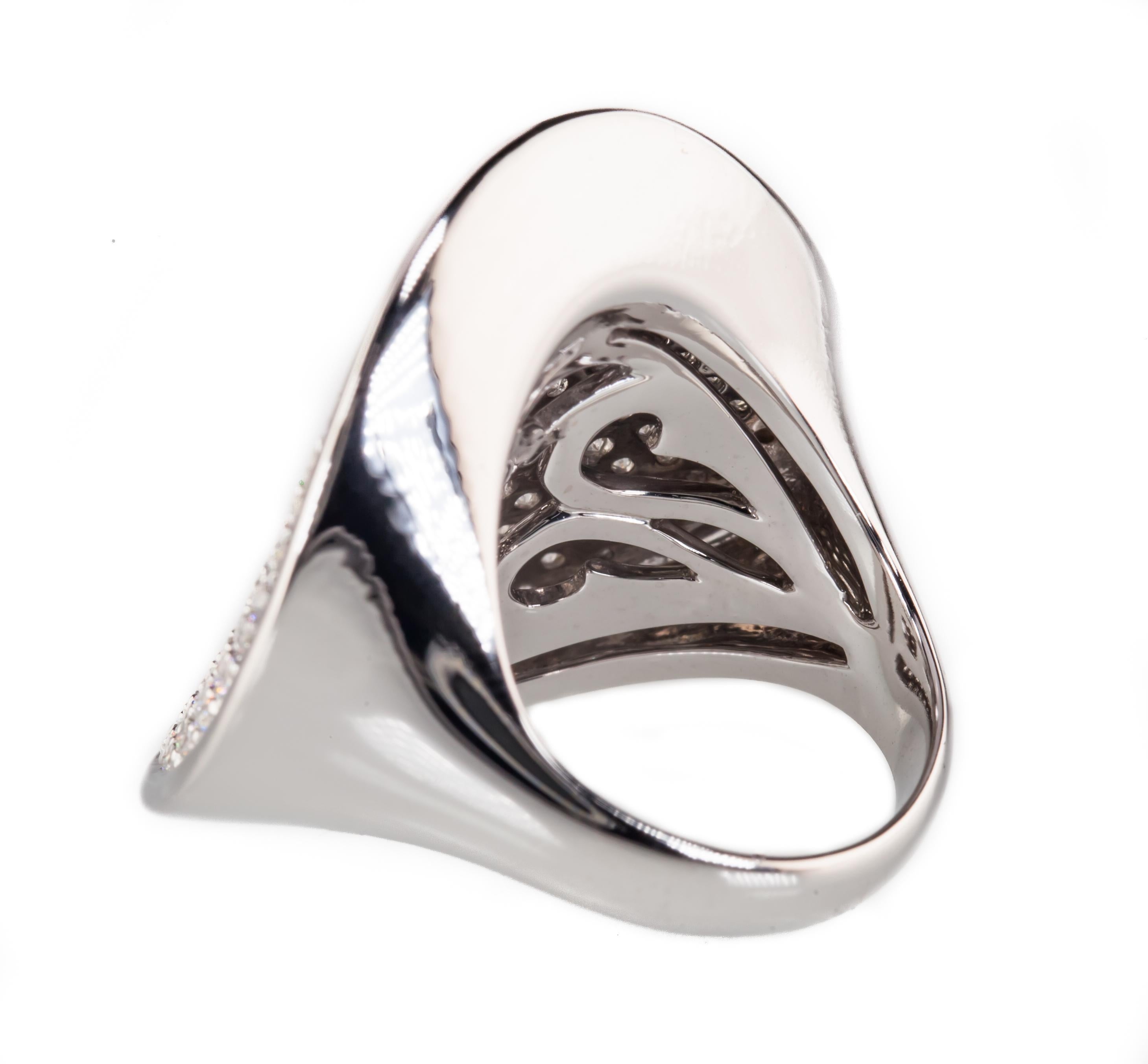 Modern 4 Carat Round Diamond Plaque Ring in White Gold For Sale