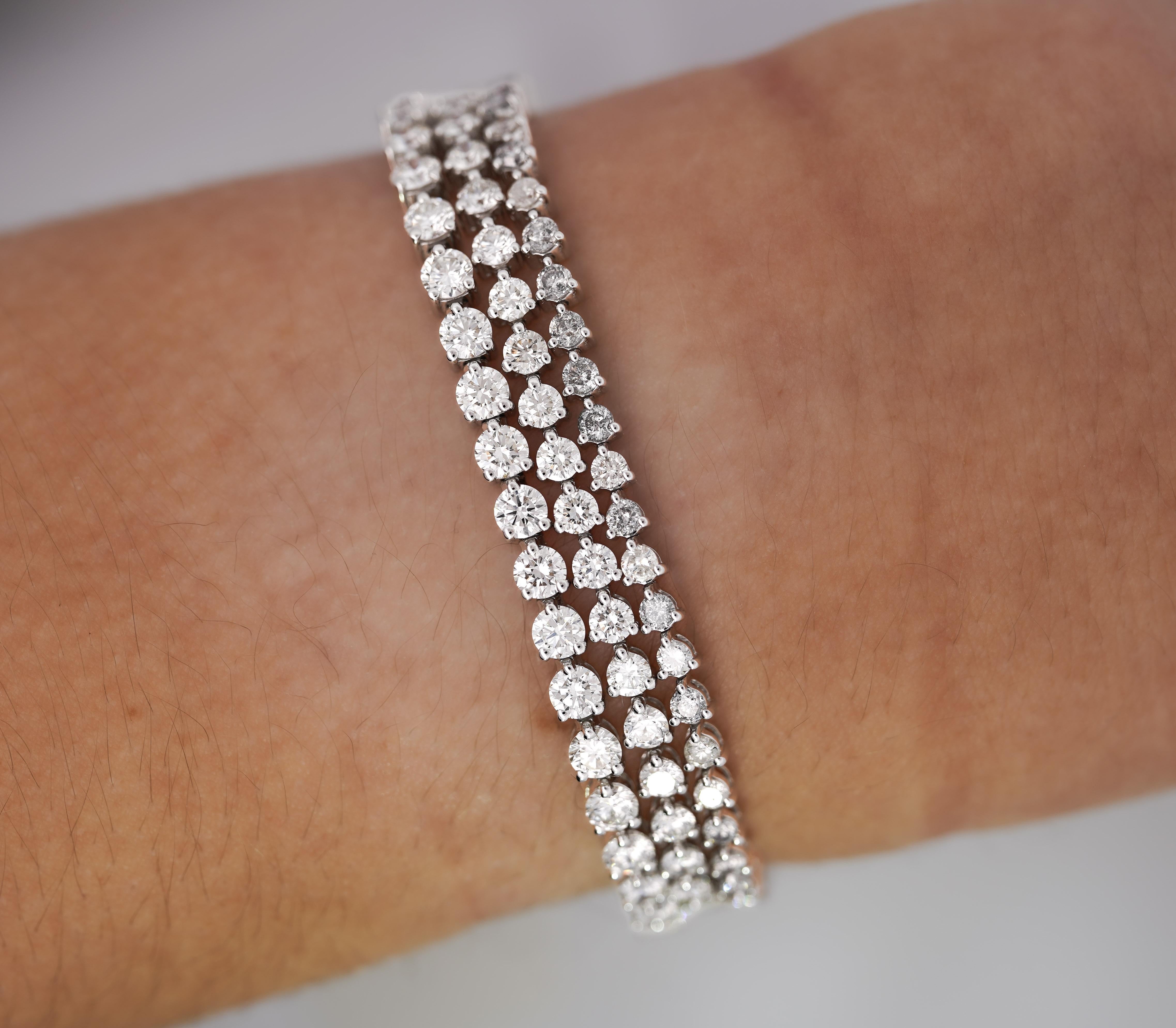 Taille ronde Bracelet de tennis en or blanc 18 carats, diamant naturel rond de 4 carats, 2,7 mm, 3 branches 7