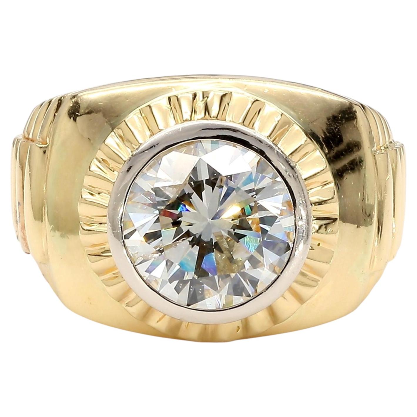 Bague pour homme avec diamant solitaire rond de 4 carats, sertie dans une monture cannelée en or 18 carats