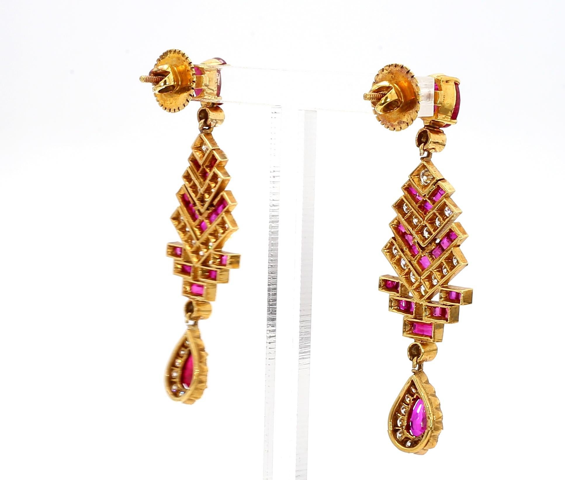 Orecchini con rubino da 4 carati e diamante da 3 carati in stile Art Deco 14K In condizioni buone in vendita a New York, NY