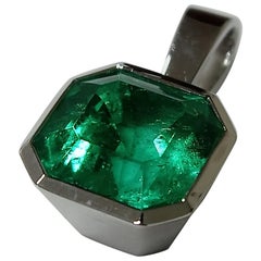 4 Carat Square Cut Colombian Emerald Pendant Set in White Gold