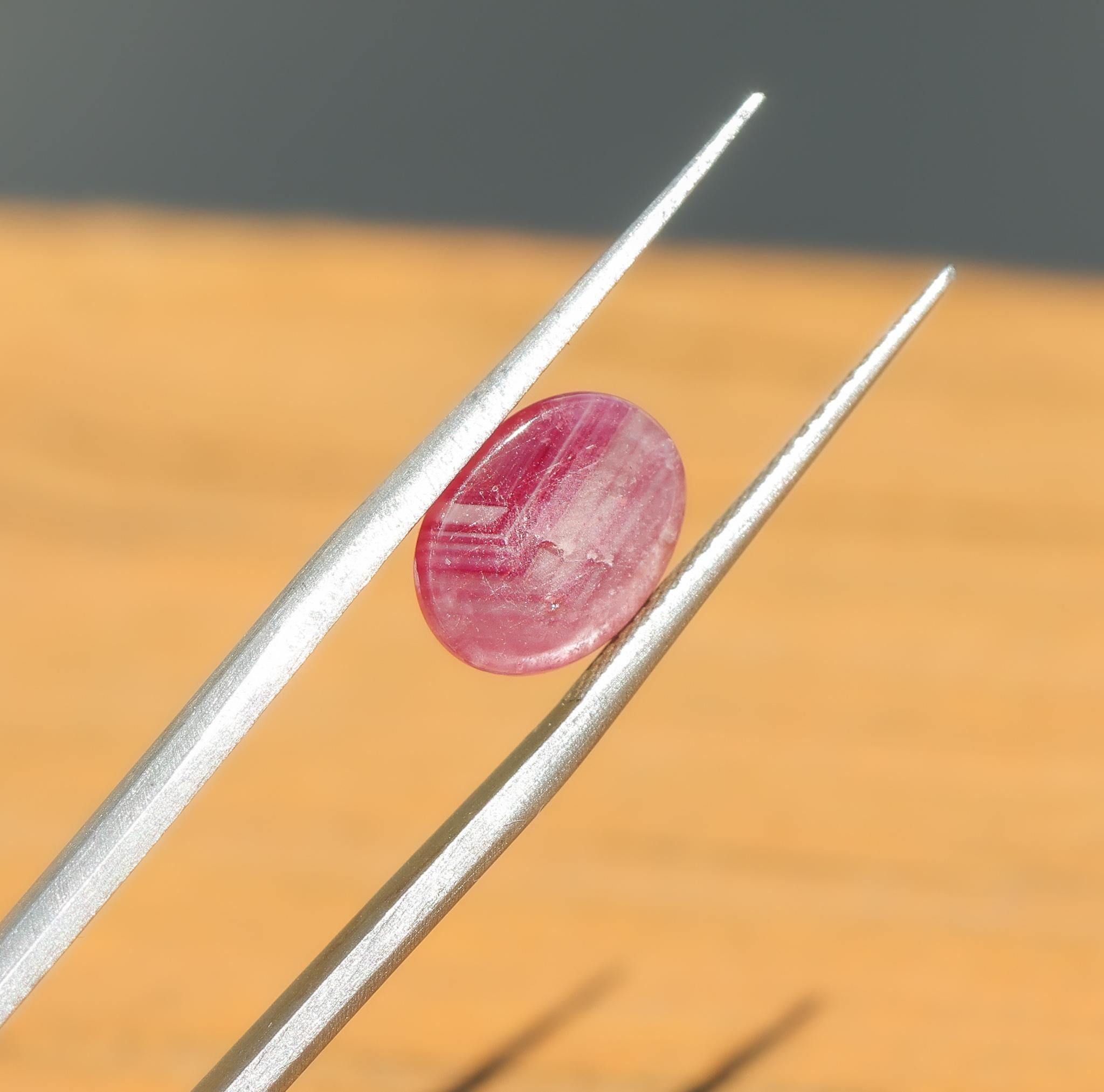 4 Karat Star Ruby Loser Edelstein  Oval 10x8mm (Ovalschliff) im Angebot