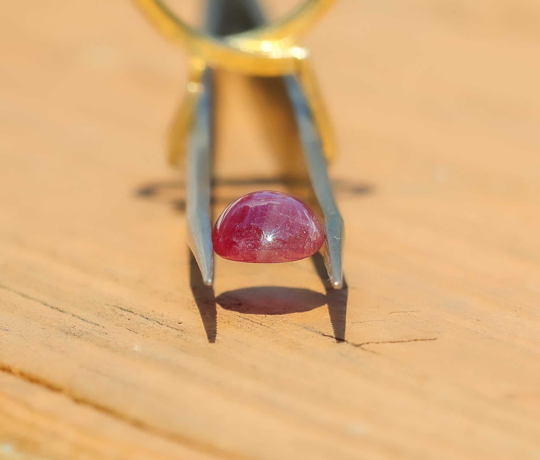 4 Karat Star Ruby Loser Edelstein  Oval 10x8mm im Zustand „Neu“ im Angebot in Columbus, OH