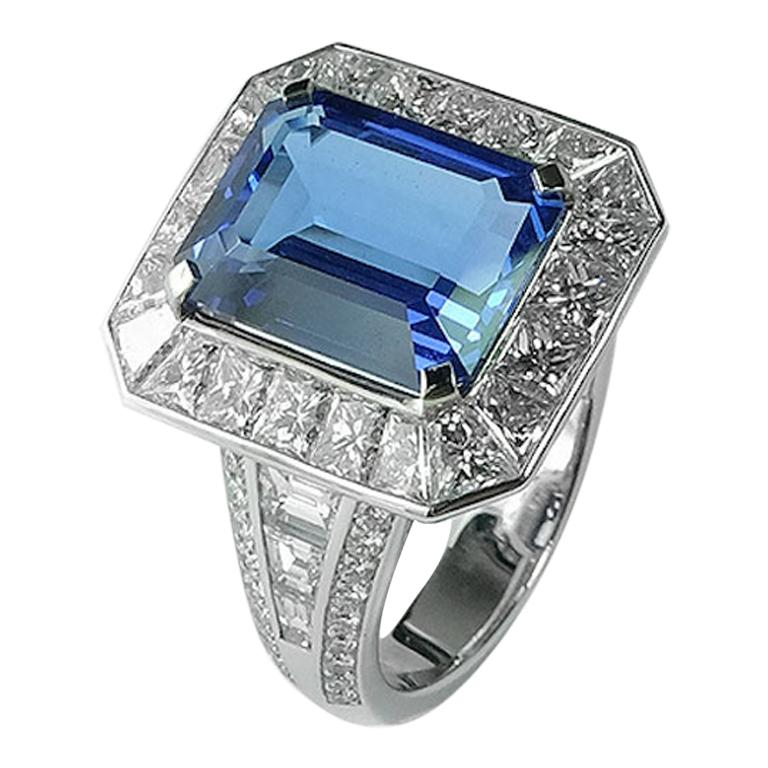 4 Carat Tanzanite and Diamonds Art Deco Ring For Sale