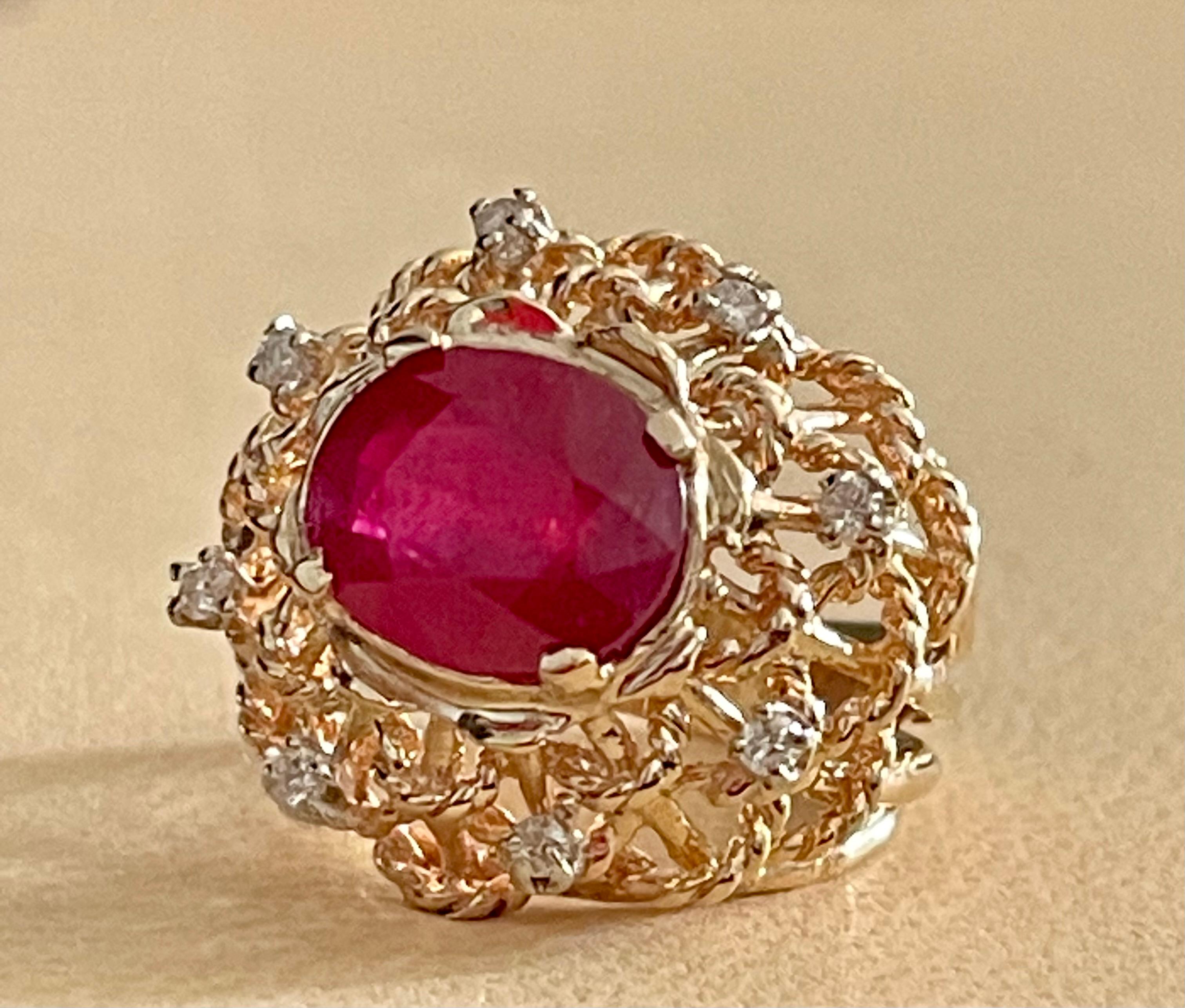 4 Carat Treated Ruby and Diamond 14 Karat Yellow Gold Cocktail Ring In Excellent Condition For Sale In New York, NY