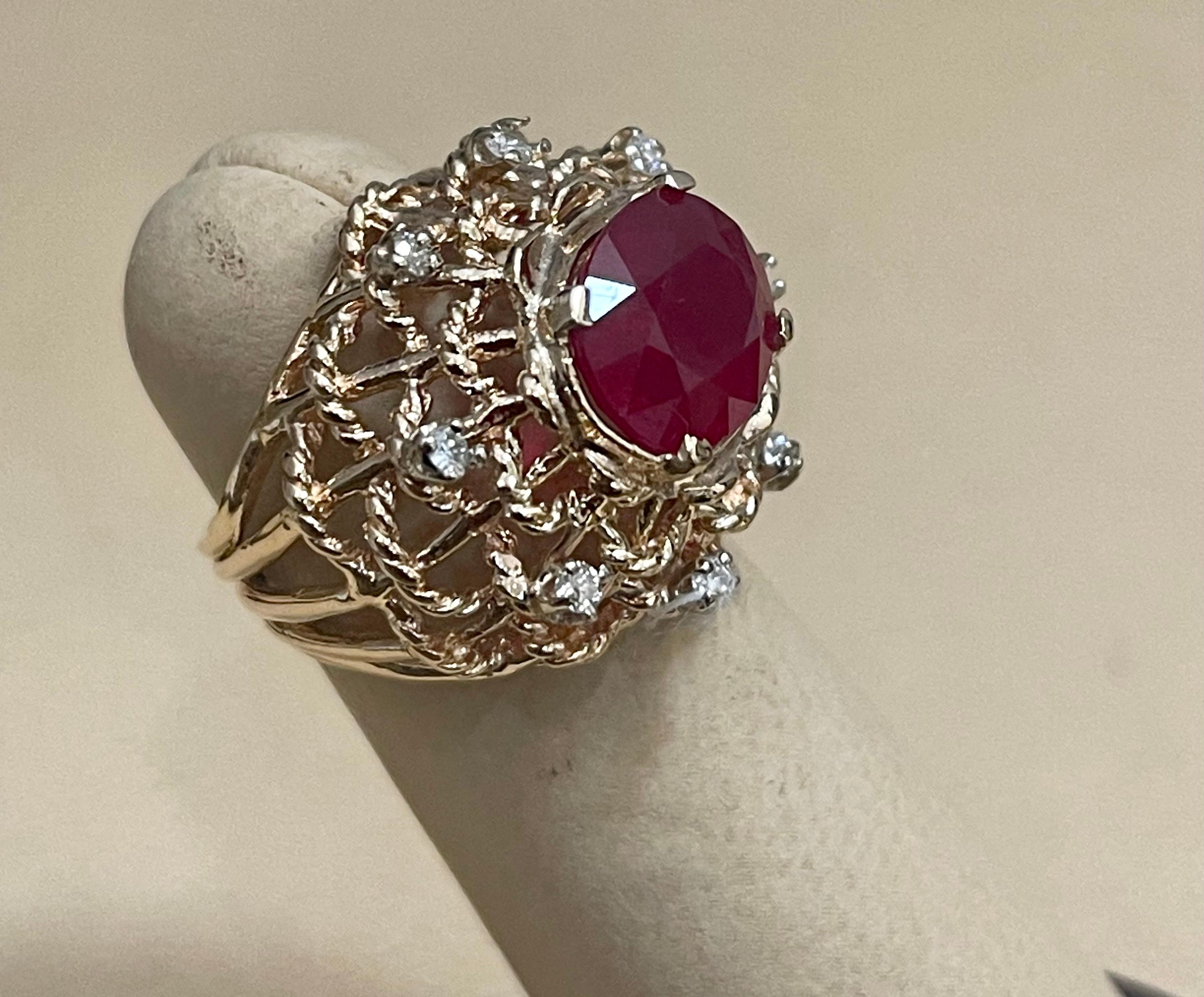 4 Carat Treated Ruby and Diamond 14 Karat Yellow Gold Cocktail Ring For Sale 1