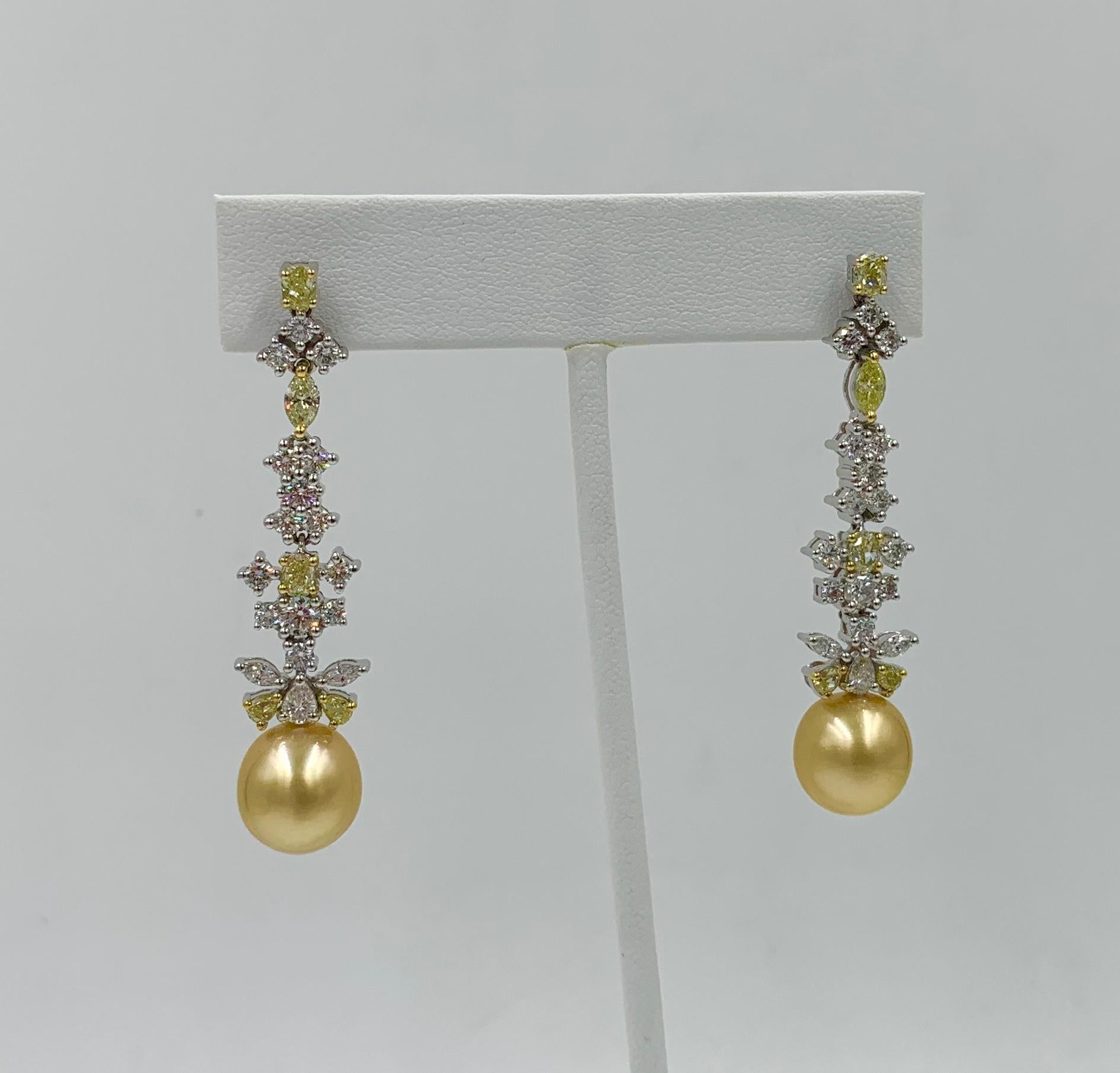 Contemporary 4 Carat Yellow Diamond Earrings Golden South Sea Pearl Dangle 18 Karat Gold 2