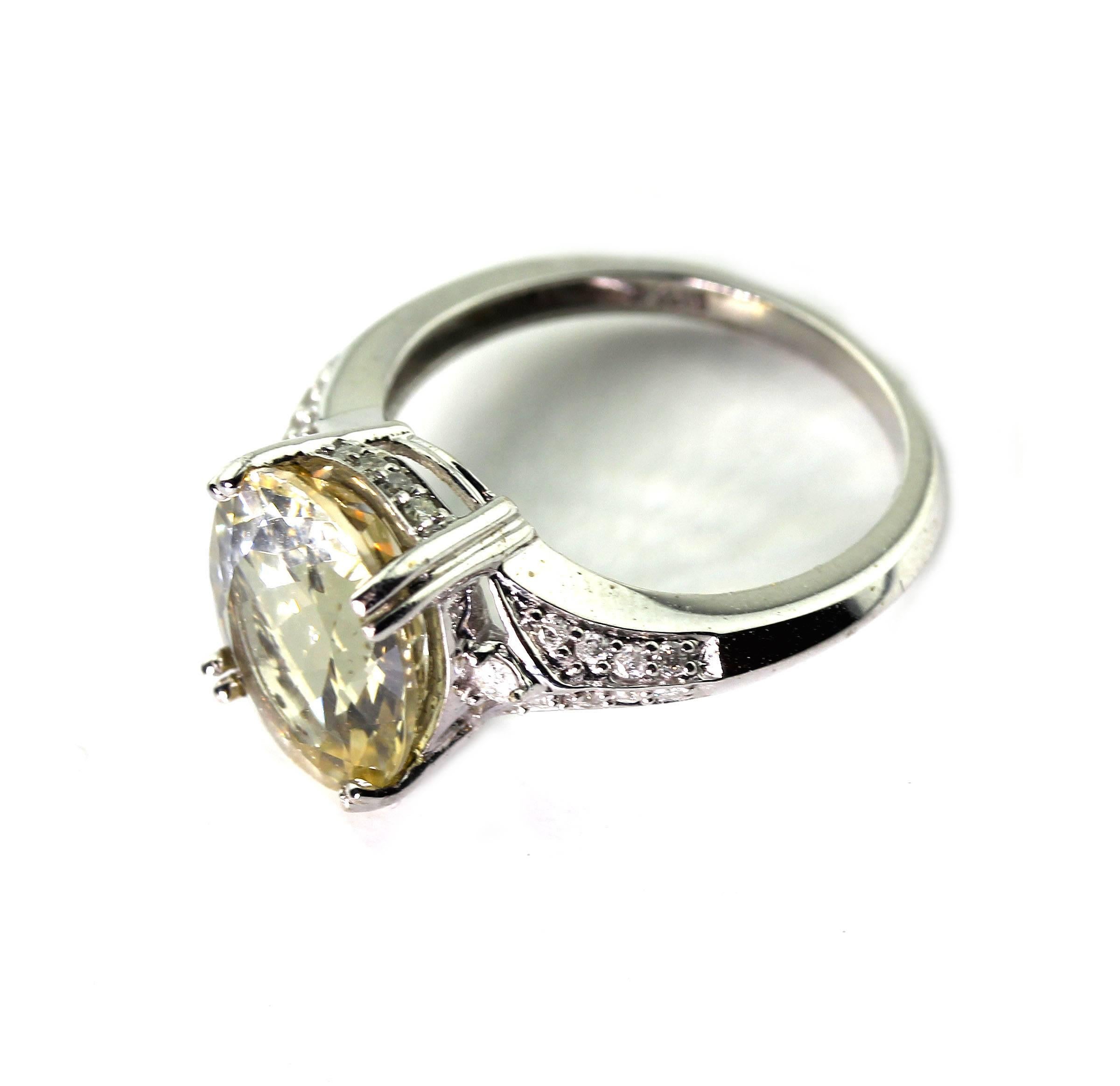 AJD Unique White Diamonds Enhance this 4 Cts Yellow Labradorite Gold Ring In New Condition In Raleigh, NC